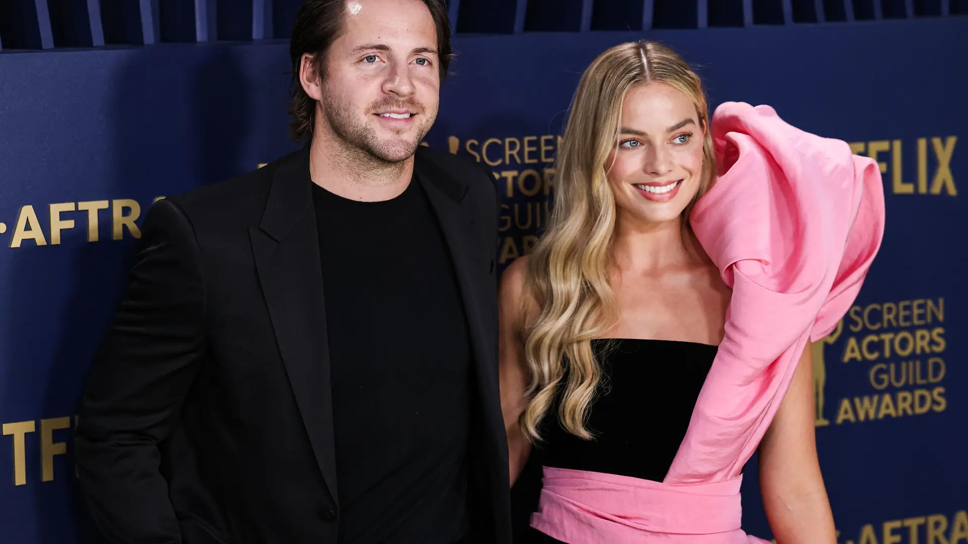 LOS ANGELES, CALIFORNIA, USA - FEBRUARY 24: Tom Ackerley and wife Margot Robbie arrive at the 30th Annual Screen Actors Guild Awards held at the Shrine Auditorium and Expo Hall on February 24, 2024 in Los Angeles, California, United States. (Photo by Xavier Collin/Image Press Agency/Sipa USA)