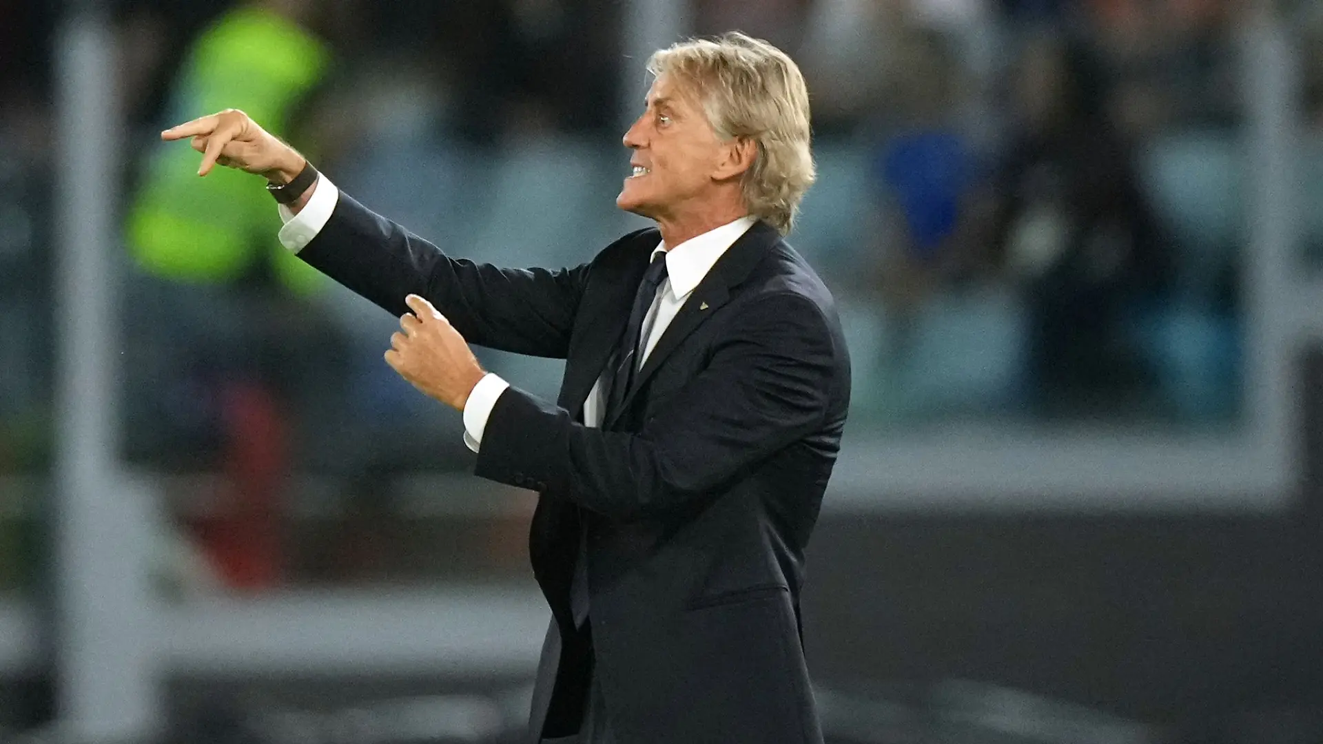 Mancinis Nationaltrainer-Comeback beginnt mit Pfiffen und einer Niederlage.