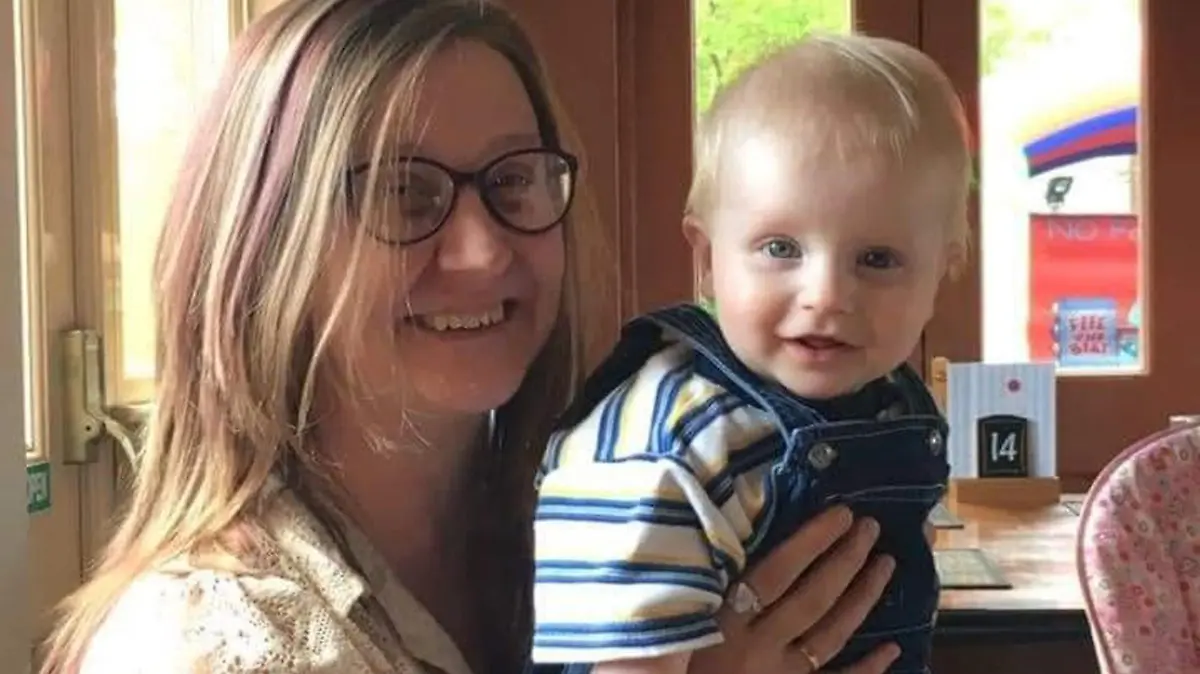 Lucy Taberer (47) aus England ist rund einen Monat nach ihrer Impfung mit AstraZeneca verstorben.