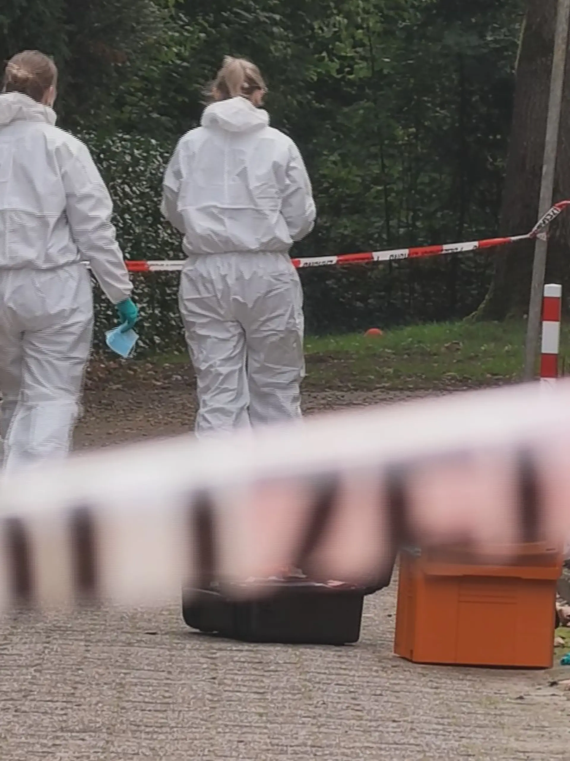 Zwei Bluttaten aus der Nacht stellen die Polizei in Delmenhorst vor ein Rätsel.