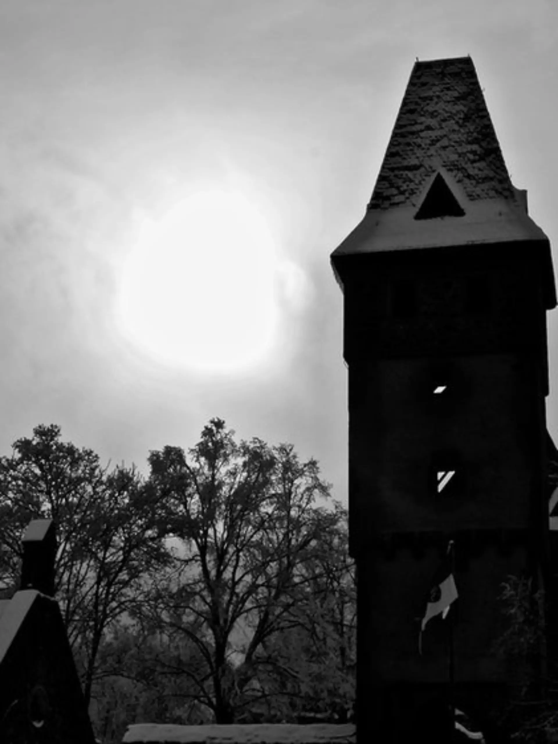 Schloss Frankenstein bei Darmstadt wirkt im Herbst besonders düster.