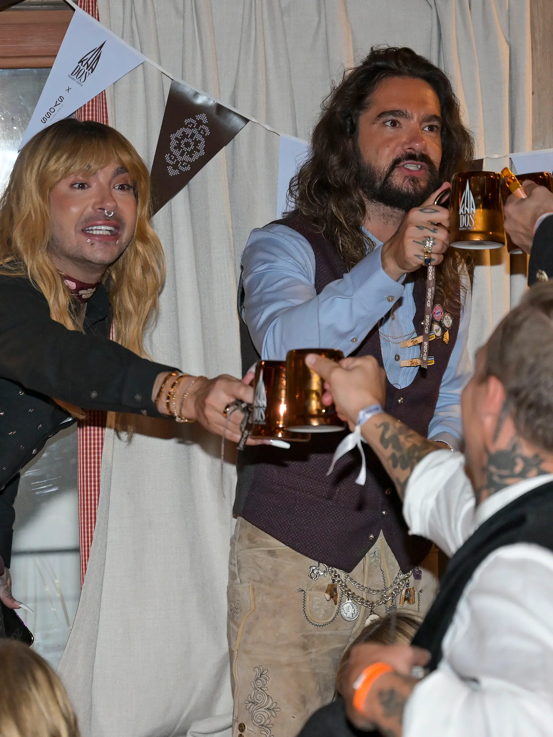 Bill und Tom Kaulitz haben mit KAA DOS auf die Wiesn eingeladen.
