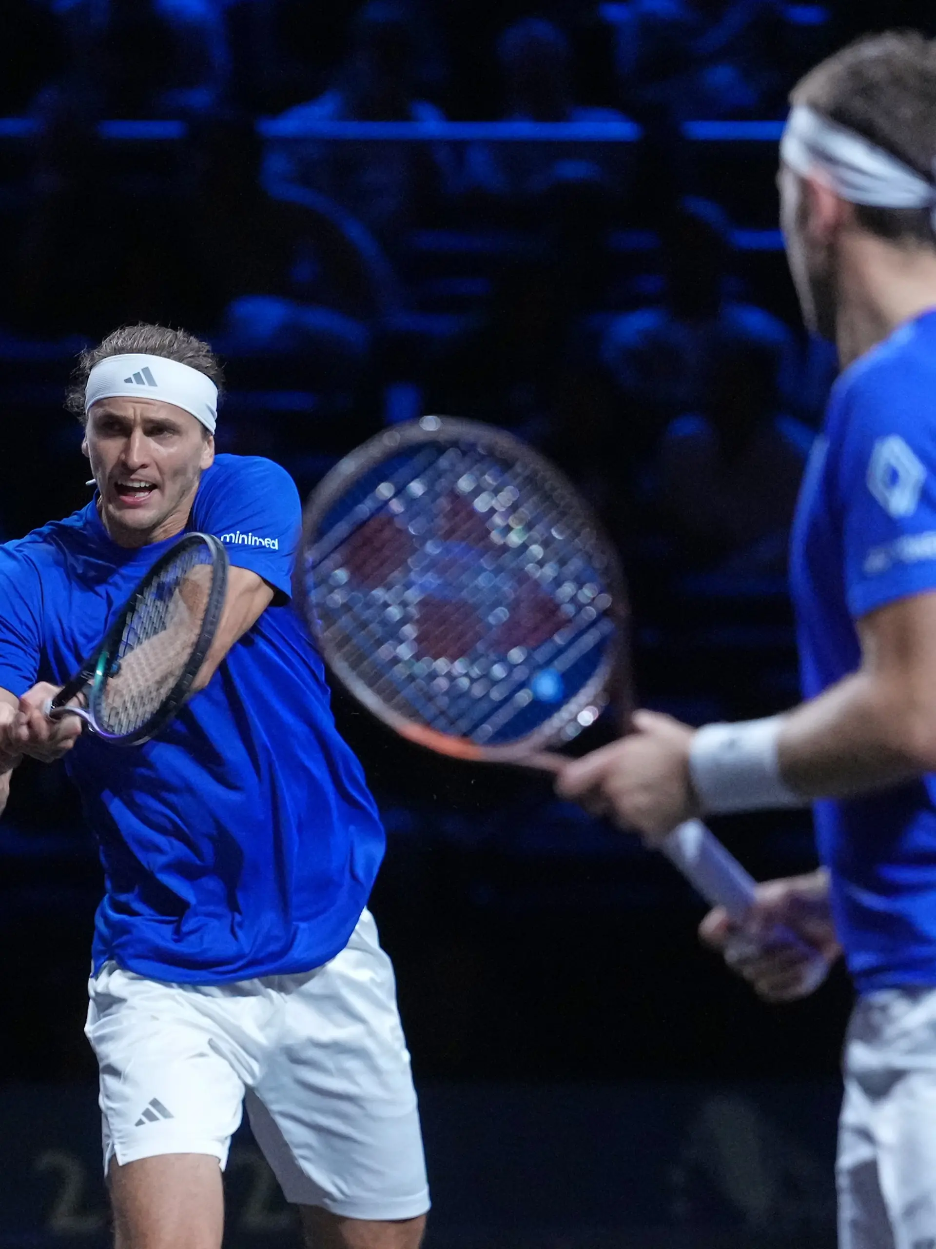 Team Europe's Casper Ruud, right, and Alexander Zverev play Team World's Brandon Nakashima and Alexander Bublik during a Laver Cup tennis tournament doubles match in London, Saturday, Sept. 26, 2026. (AP Photo/Maja Smiejkowska)