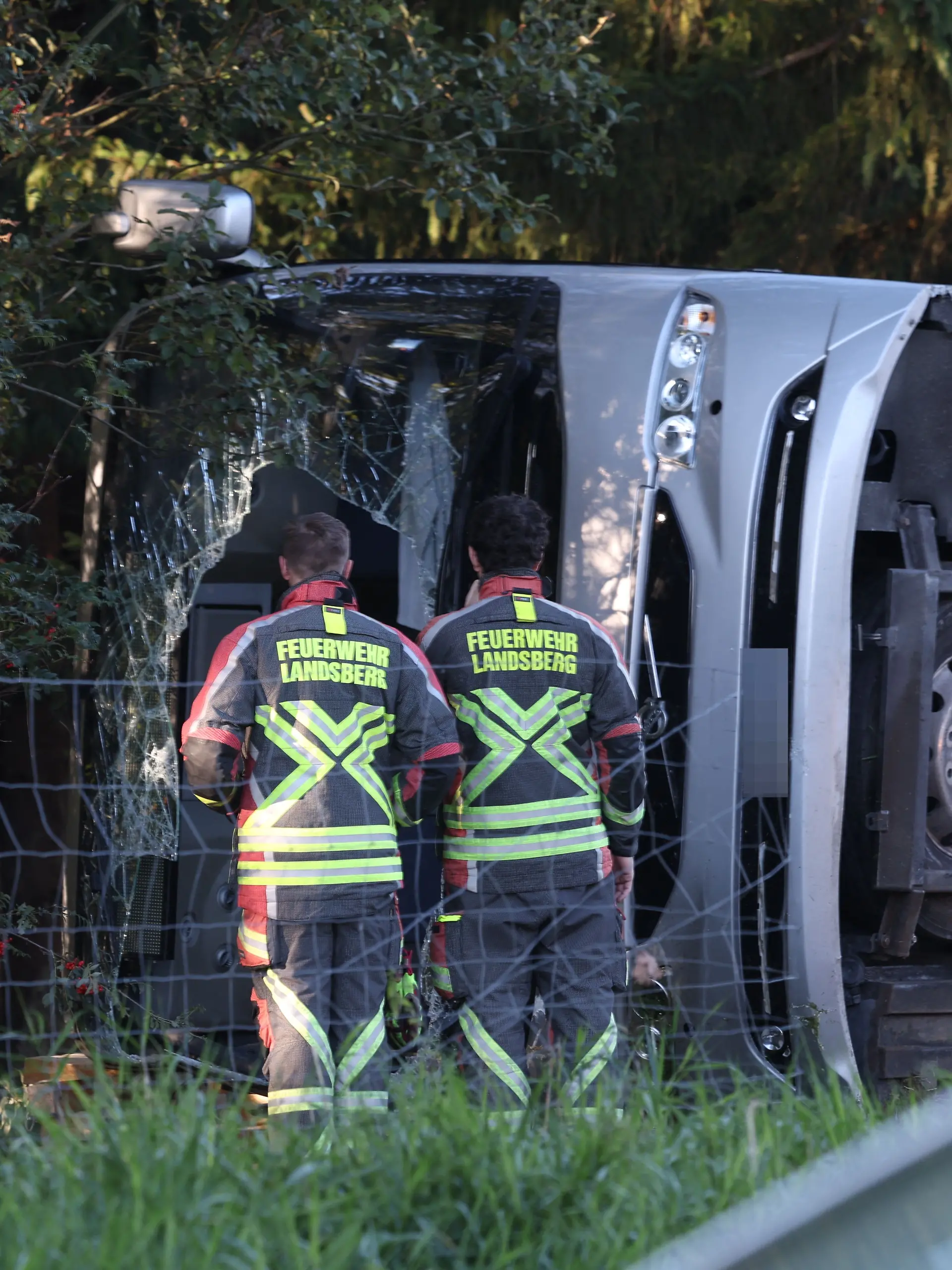 Schwerer Busunfall auf der A96 - Tote und Verletzte