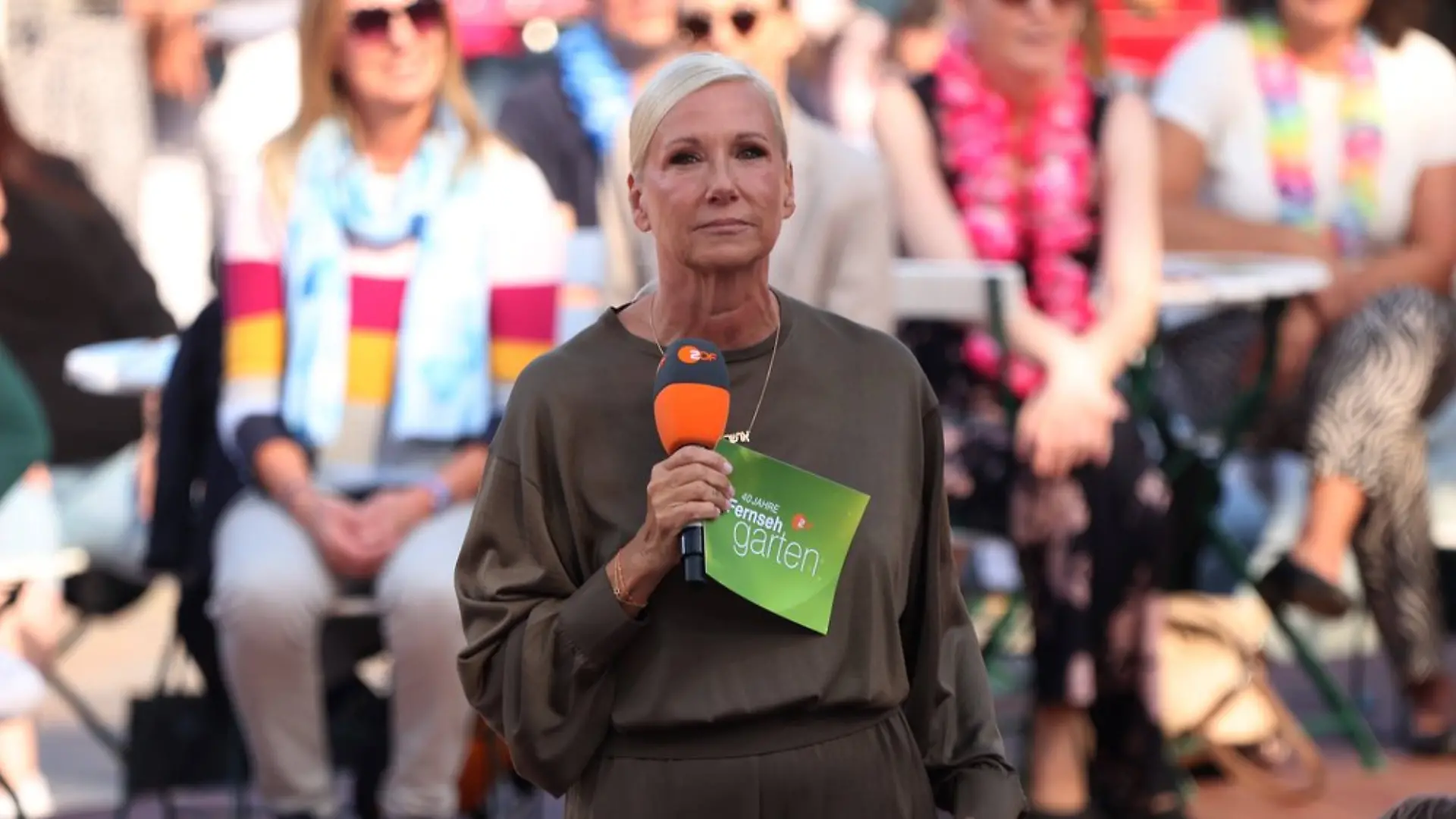 Andrea Kiewel kämpfte sich am Sonntag mit einer Erkältung durch den "ZDF-Fernsehgarten".