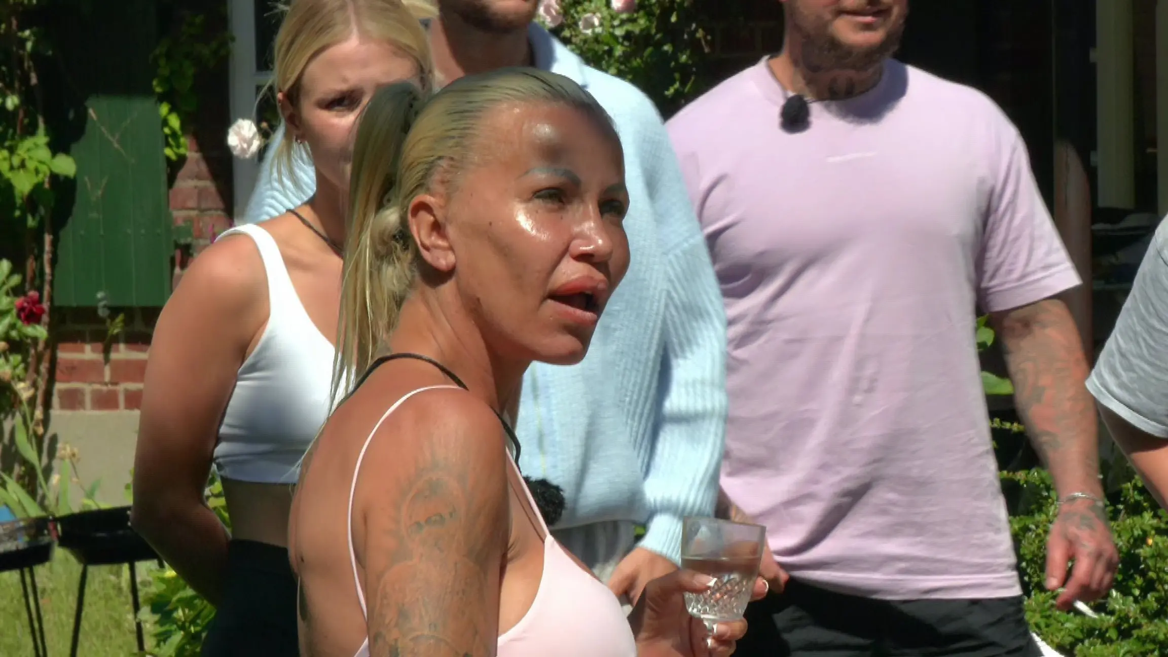 Putz-Zoff eskaliert! HIER platzt Ginger Costello-Wollersheim der Kragen „Die gehen mir voll aufs Arschloch.“