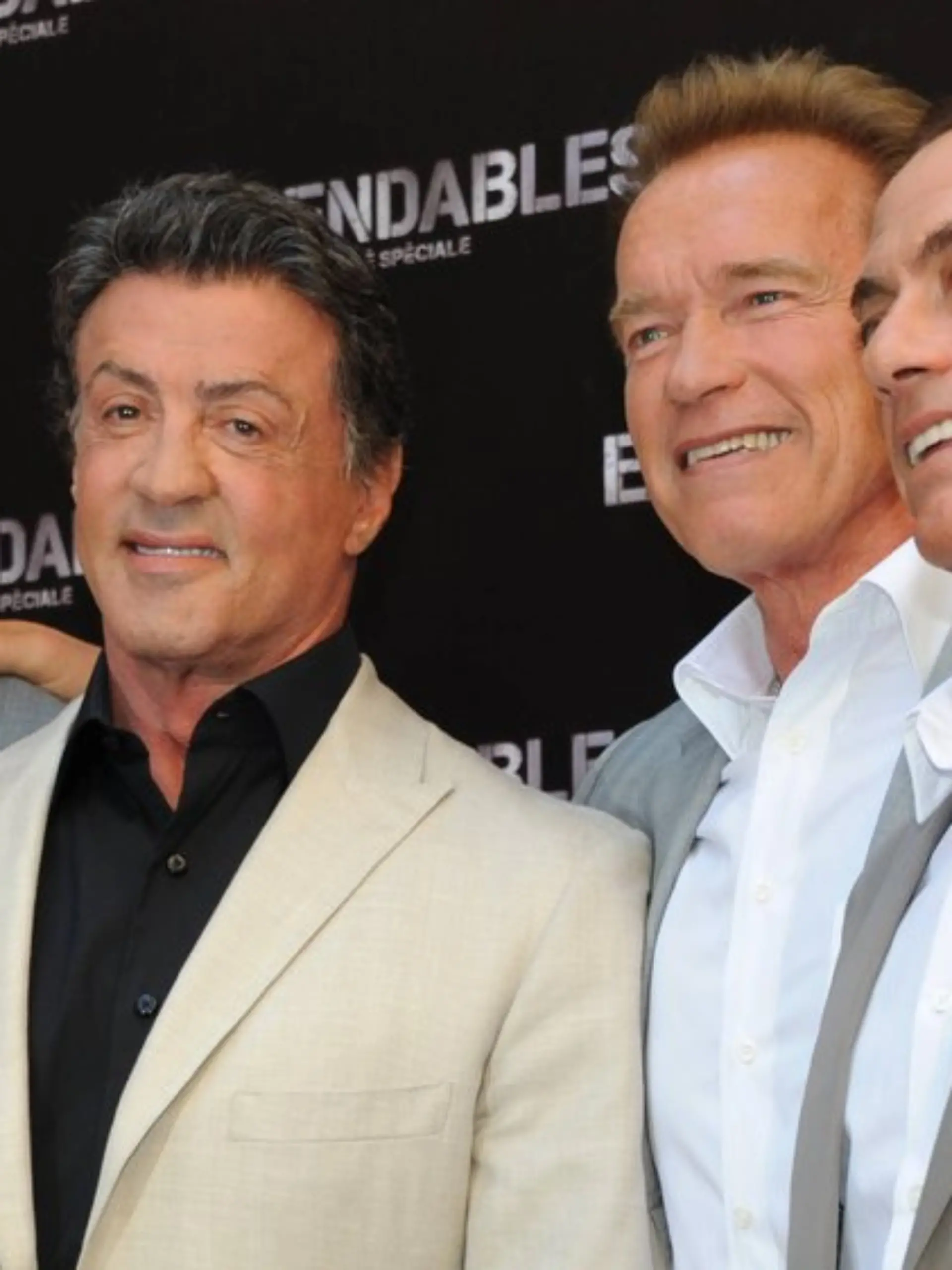 Dolph Lundgren, Sylvester Stallone, Arnold Schwarzenegger und Jean-Claude Van Damme bei der Premiere von "The Expendables 2" im Jahr 2012.
