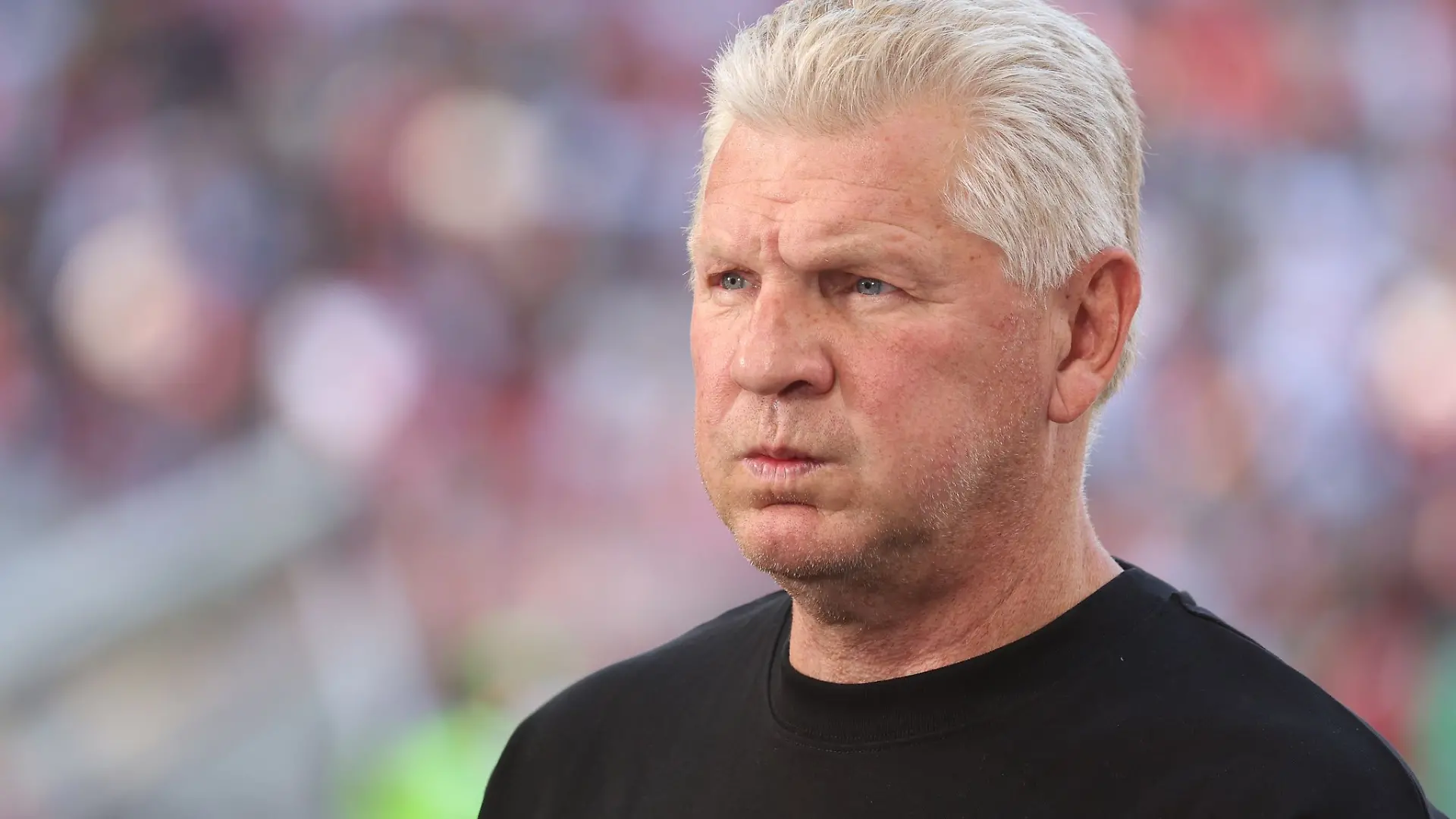 Stefan Effenberg sieht die deutschen Fußballer vor einem langen und steinigen Weg. (Archivbild)
