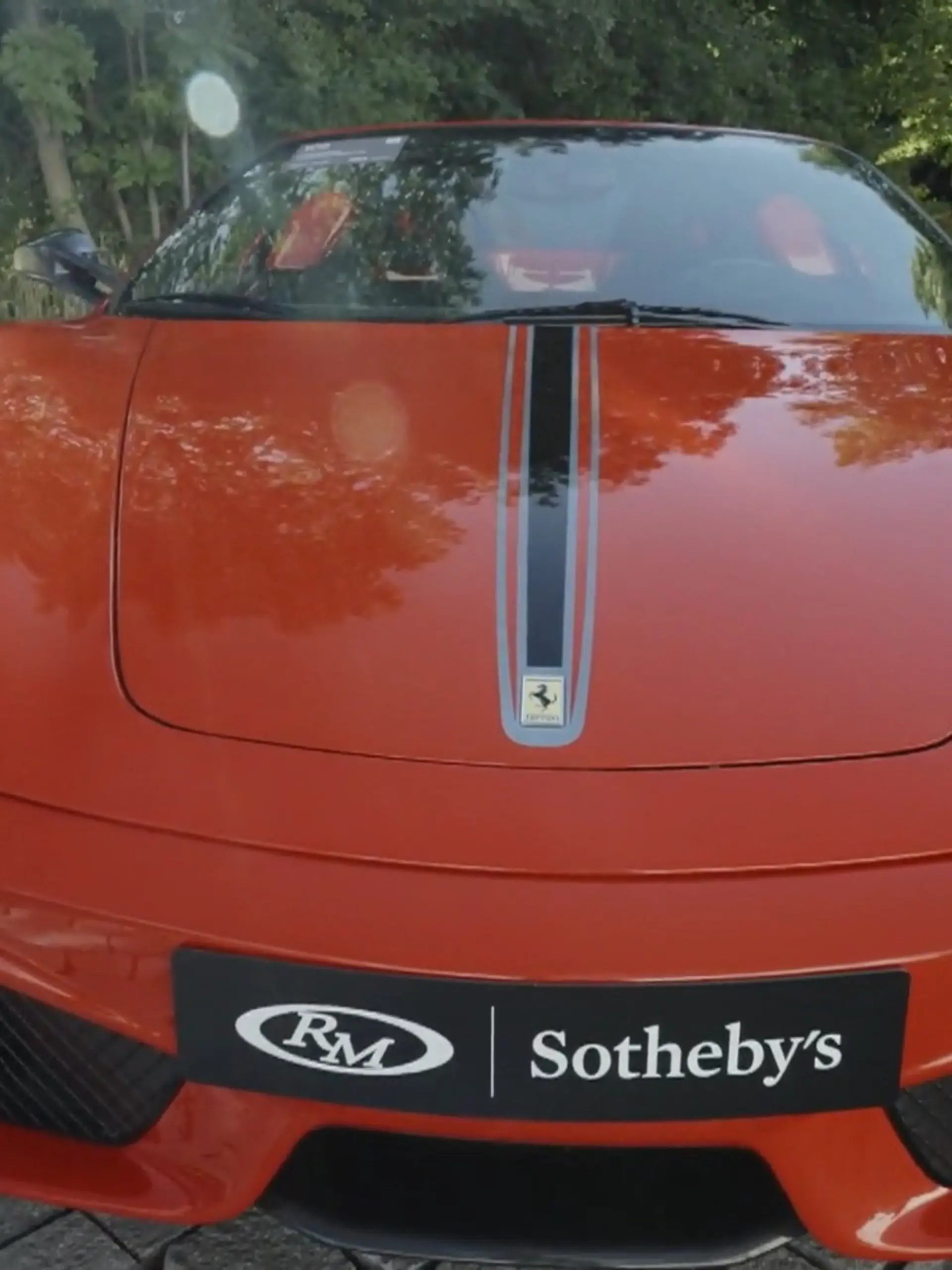 Bild zu: "Fährt der seltene Ferrari Spider einen Rekordpreis ein?"