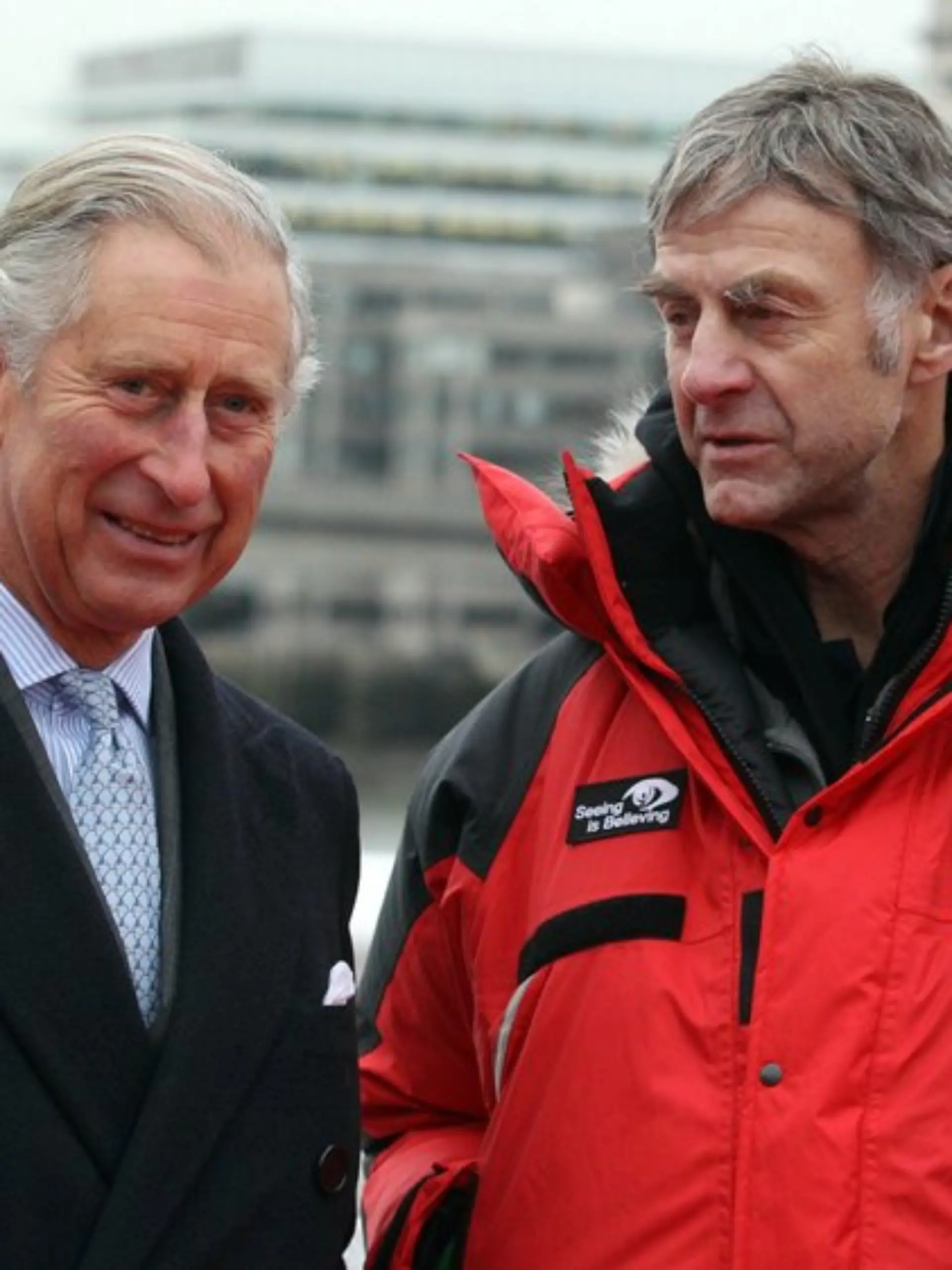 Der damalige Prinz Charles (l.) mit Sir Ranulph Fiennes im Jahr 2012.