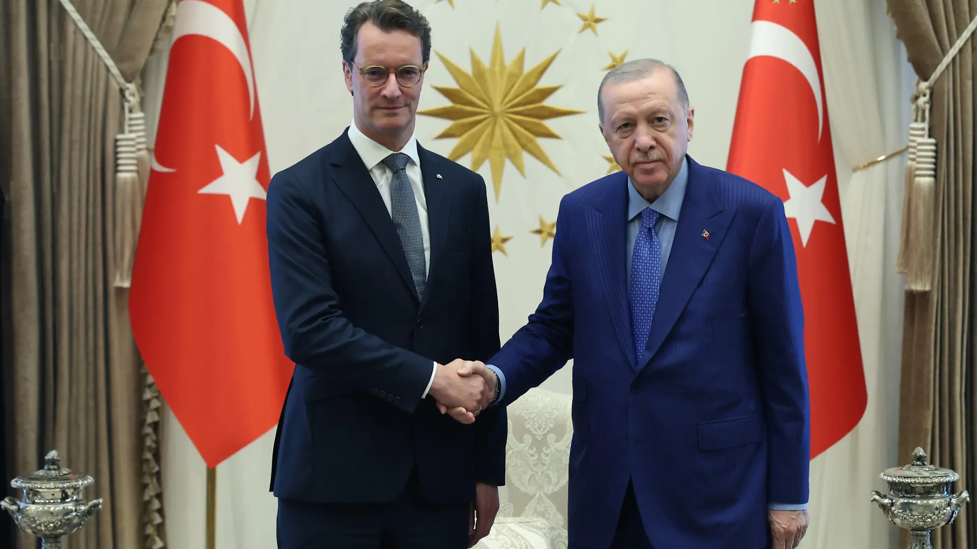 ANKARA, TURKIYE - SEPTEMBER 28: (----EDITORIAL USE ONLY - MANDATORY CREDIT - 'TURKISH PRESIDENCY / MUSTAFA KAMACI / HANDOUT' - NO MARKETING NO ADVERTISING CAMPAIGNS - DISTRIBUTED AS A SERVICE TO CLIENTS----) Turkish President Recep Tayyip Erdogan meets with Minister-President of North Rhine-Westphalia Hendrik Wust at Presidential Complex in Ankara, Turkiye on September 28, 2026. TUR Presidency / Mustafa Kamaci / Anadolu
