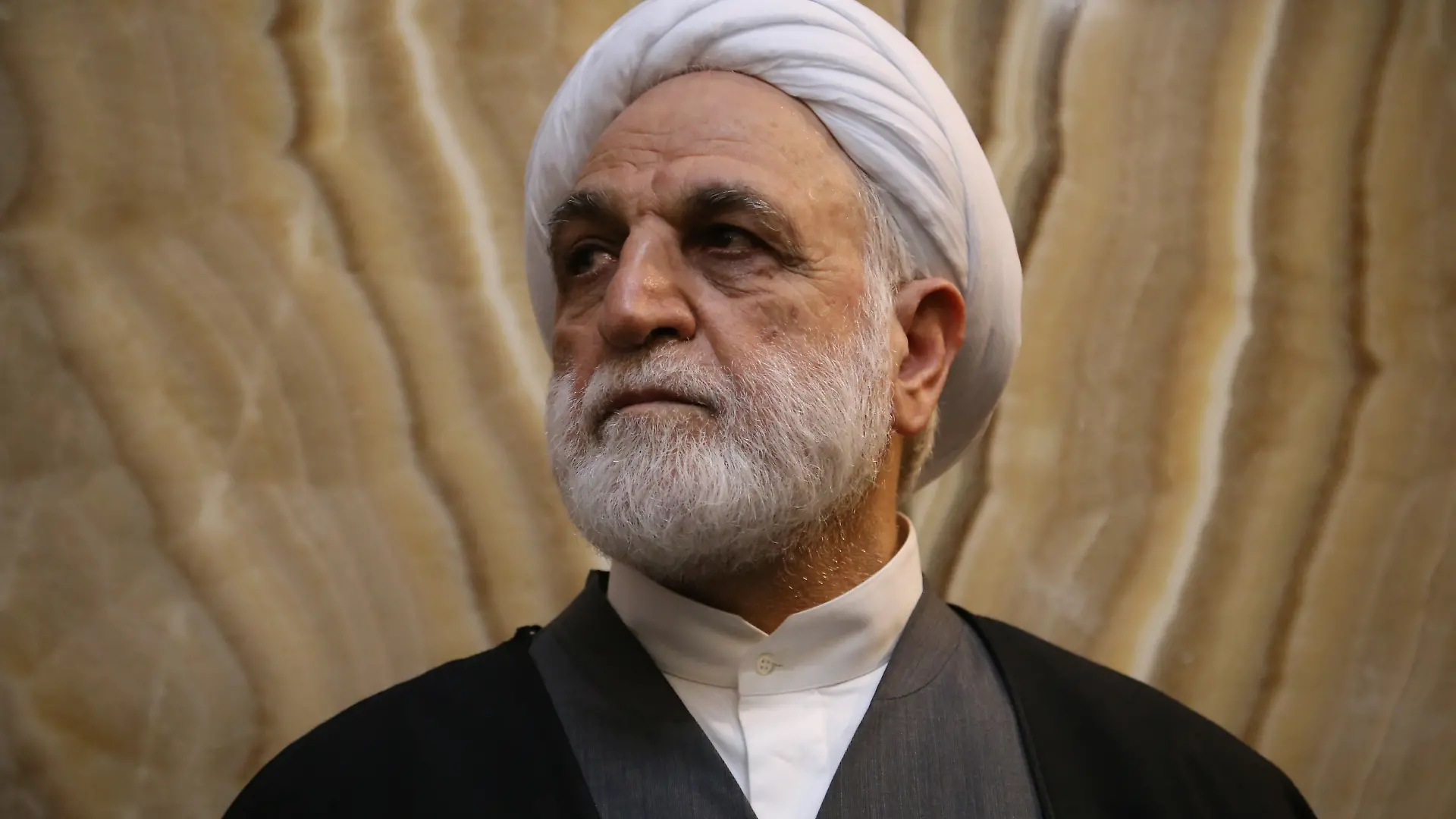 Der iranische Justizchef Gholam-Hussein Mohseni-Edschehi nimmt an einer Feier auf dem Palästina-Platz in Teheran teil. Irans Justizchef hat abermals Frauen bei Verstößen gegen die Kopftuchpflicht mit Maßnahmen gedroht. (zu dpa: «Irans Justizchef droht Frauen ohne Kopftuch») +++ dpa-Bildfunk +++