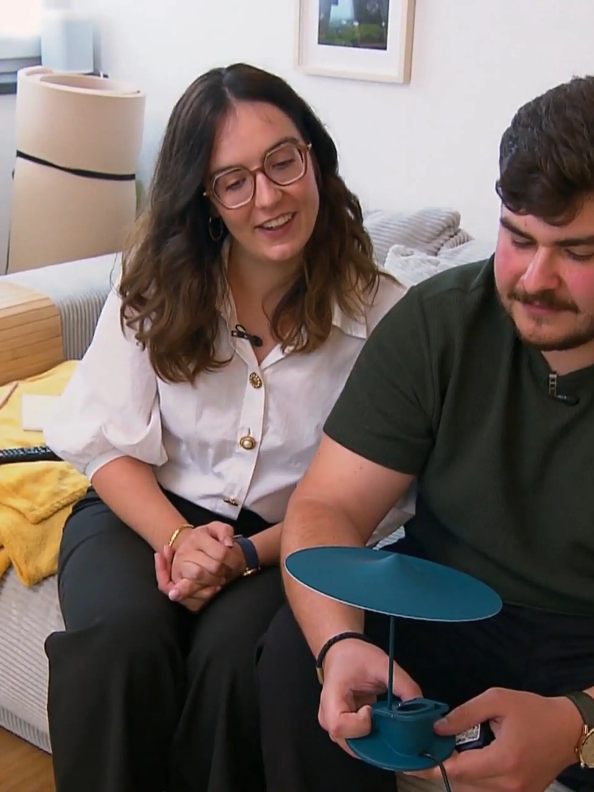 Bild zu: "Ria soll ihr Arbeitszimmer komplett in Trendfarbe denken"