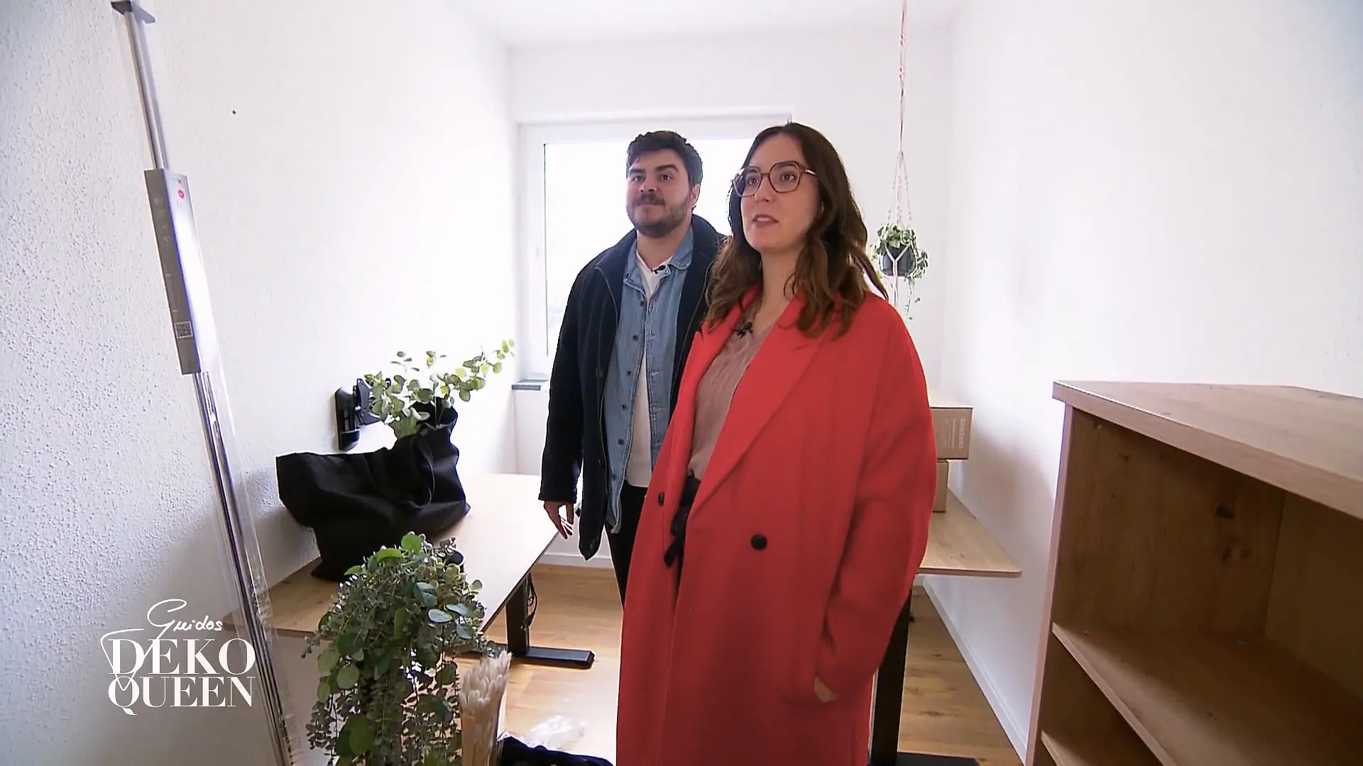 Ria und Alex greifen beim Farbton immer wieder daneben Petrol? Eher Türkis!