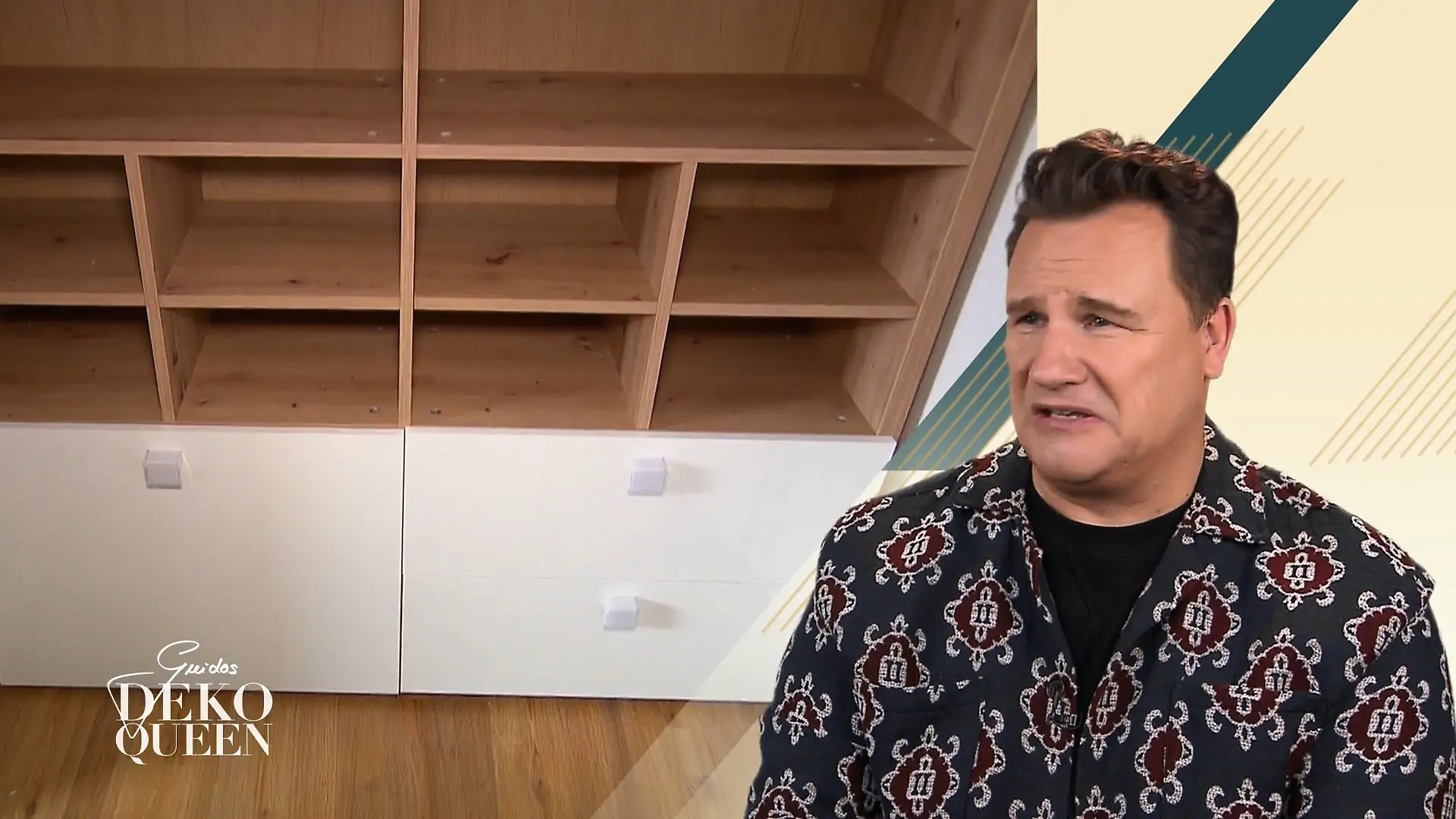 Regal und Gardine sorgen bei Guido für blankes Entsetzen Guido sieht den „Albtraum“