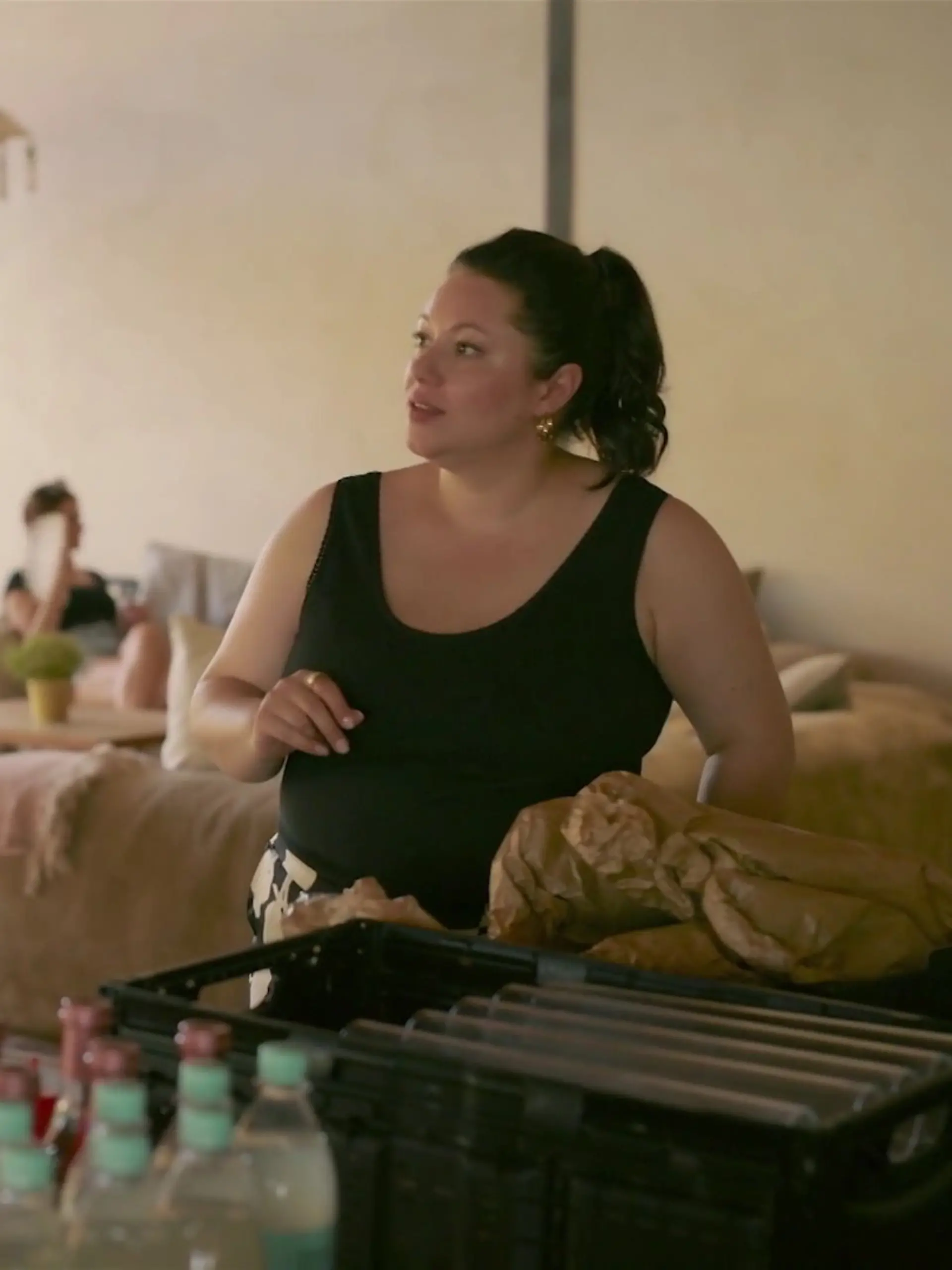Julia Augustin als Vanessa bei AWZ