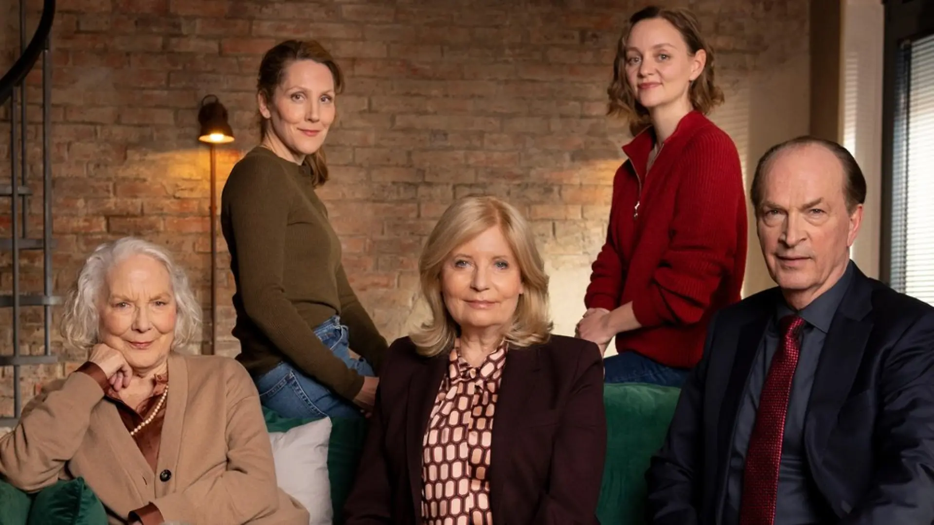 Das Team der "Kanzlei" ist wieder im Einsatz (v.l.): Marion von Brede (Marie Anne Fliegel), Nora Siewert (Nikola Kastner), Isa von Brede (Sabine Postel), Charlie Runge (Mathilde Bundschuh) und Markus Gellert (Herbert Knaup).
