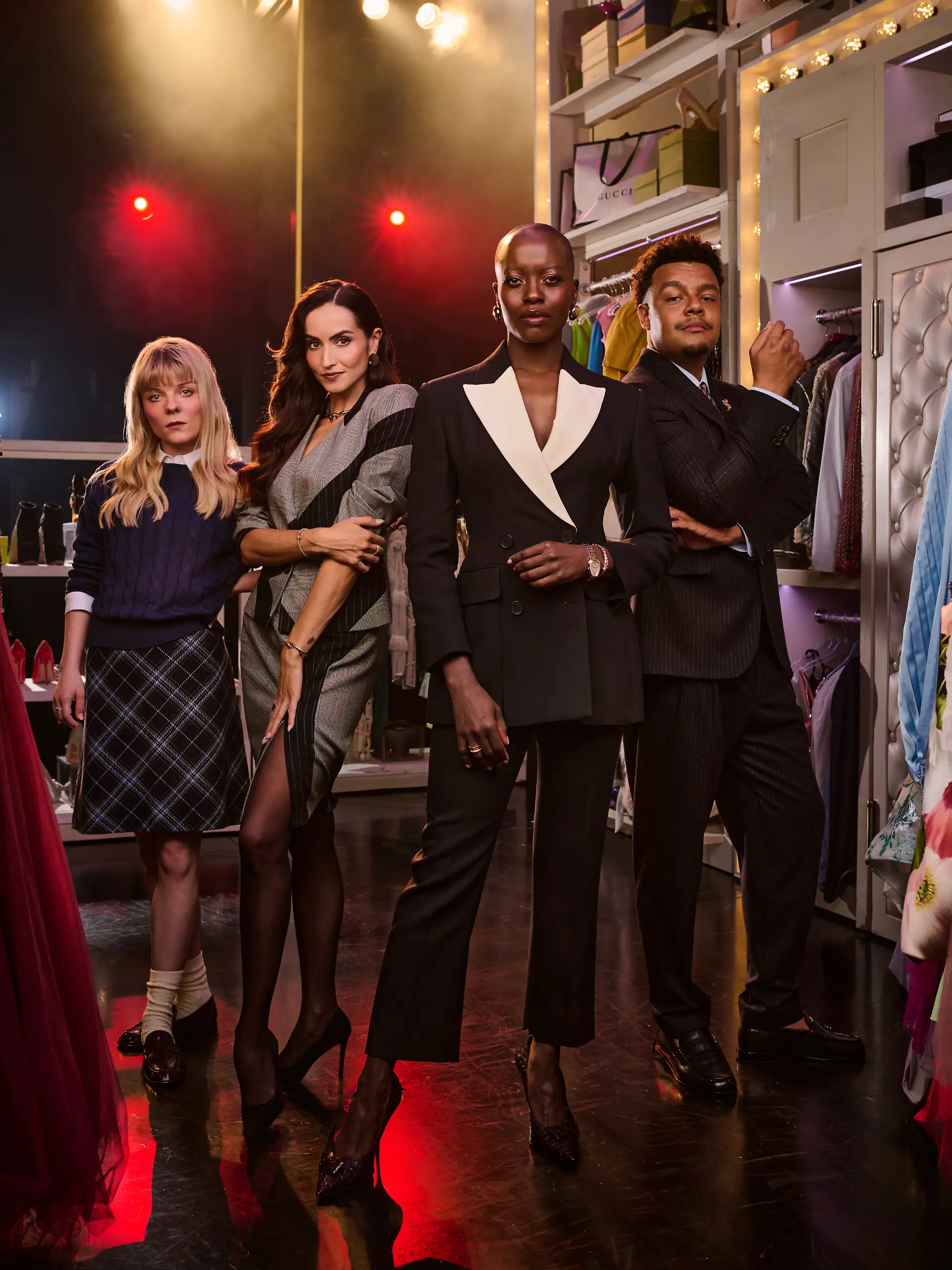 Der deutsche Musical-Cast von „Der Teufel trägt Prada”: Isabel Waltsgott als Andy Sachs, Alexandra-Yoana Alexandrova als Emily, Florence Kasumba als Miranda Priestly und Elindo Avastia als Nigel (von links)