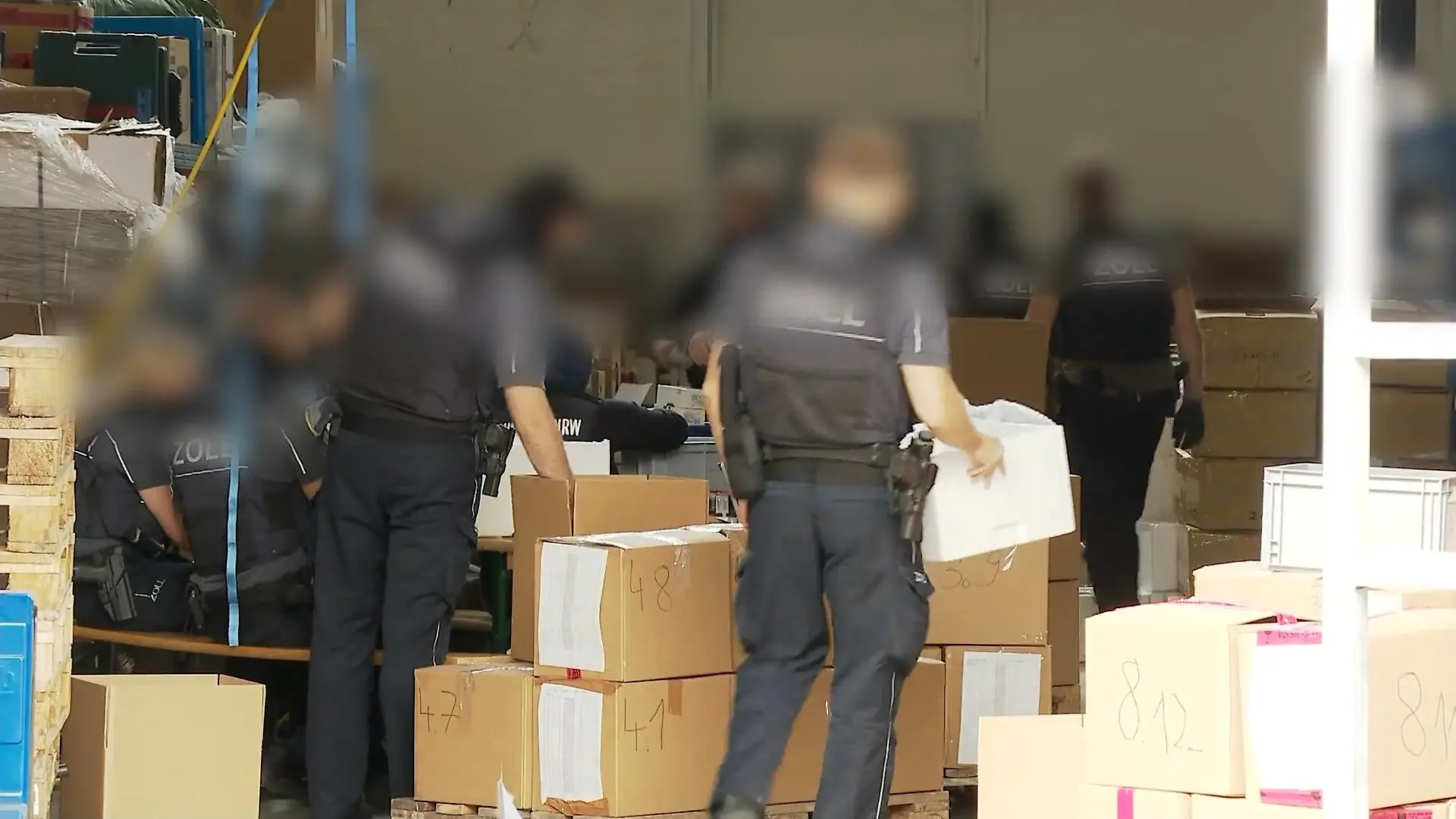 Razzia nach Betrug mit Mogel-Handys Fahnder schlagen zu