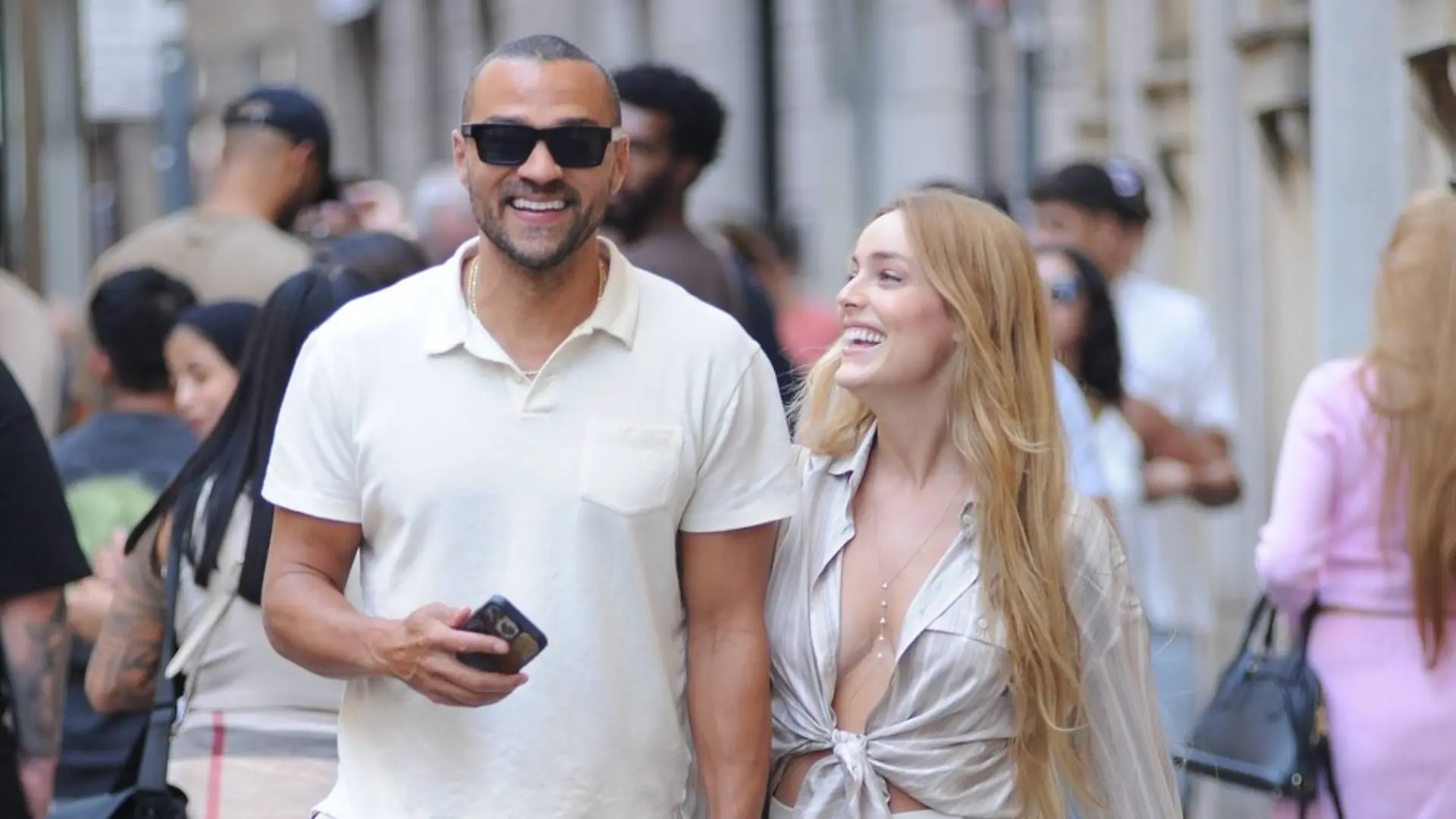 Jesse Williams und Alejandra Onieva haben ihr erstes gemeinsames Kind auf der Welt begrüßt.