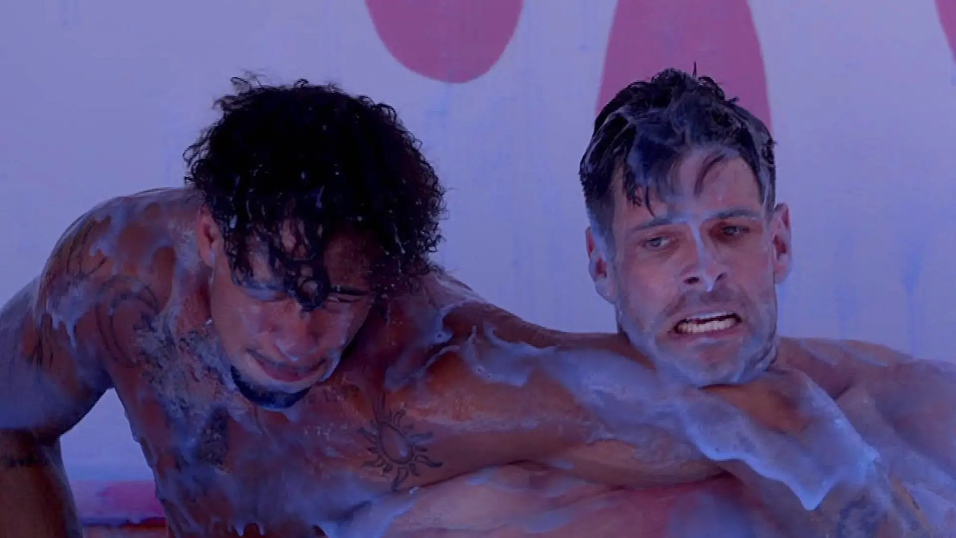 Schaum-Schlacht bei „Love Island VIP"! SIE liefern sich wegen Henna ein Duell Ihre Wahl ist klar - oder?