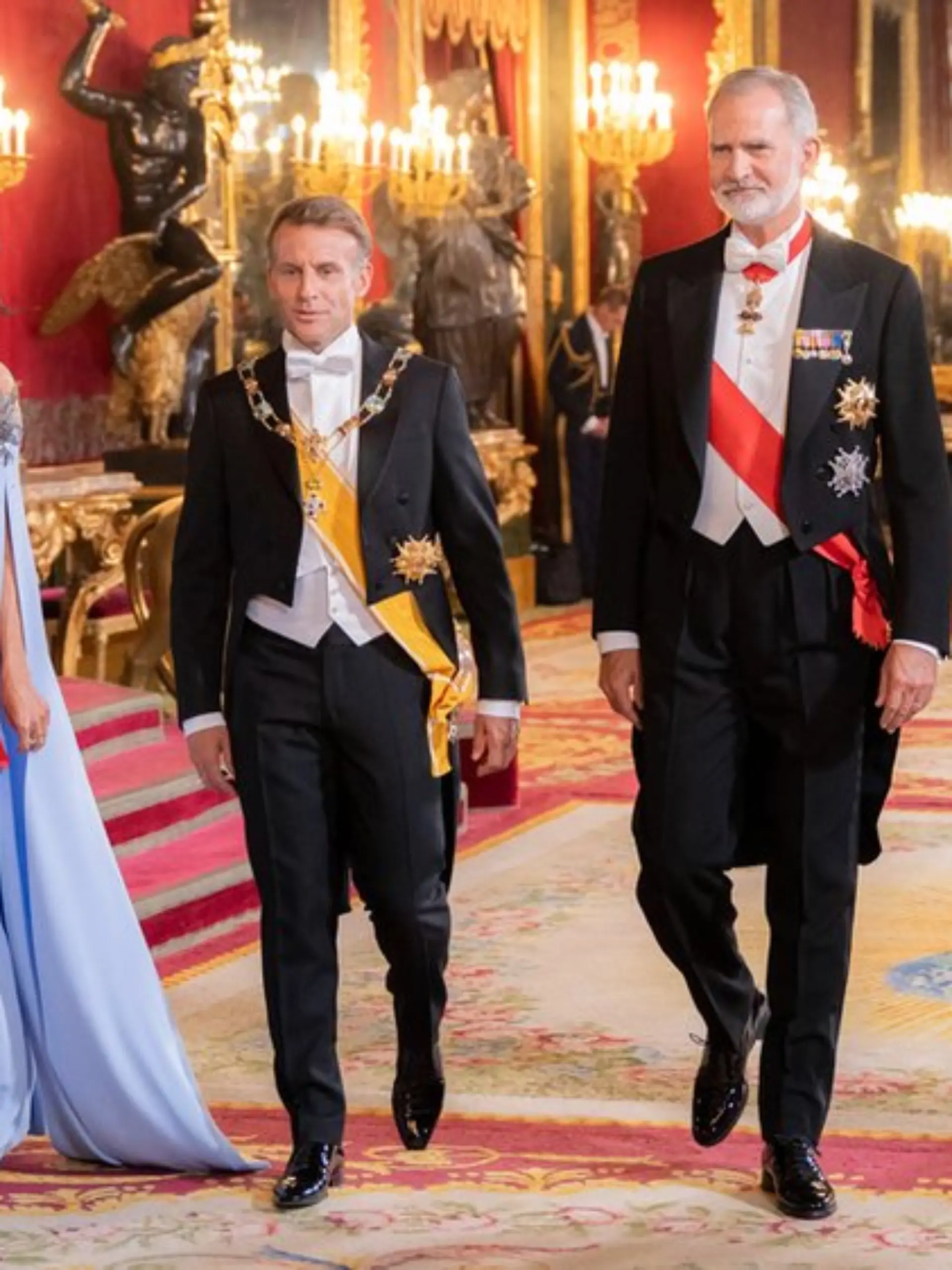 Königin Letizia, Emmanuel Macron, König Felipe und Brigitte Macron (v.l.) beim Staatsbankett in Madrid.