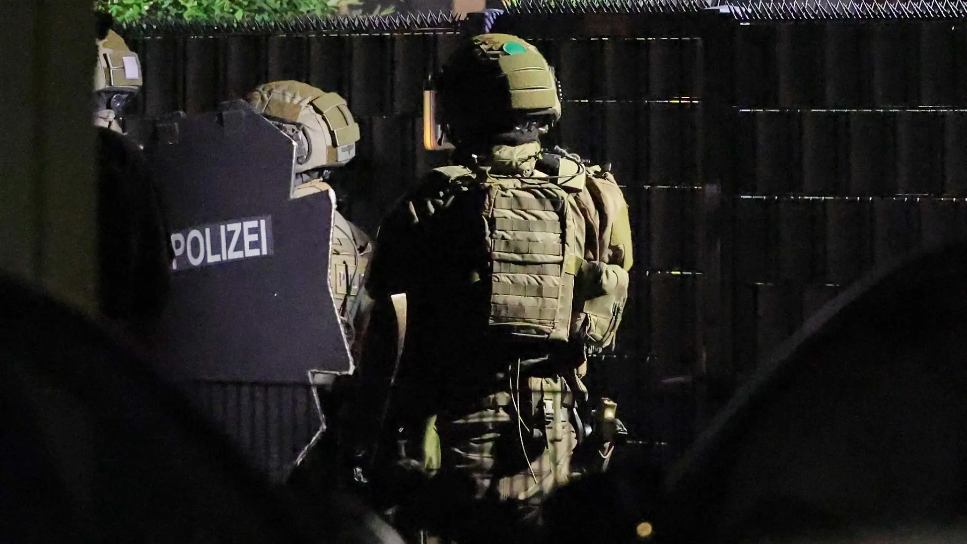 Bild zu: "Razzia gegen „Hells Angels“ – auch Polizist im Visier!"