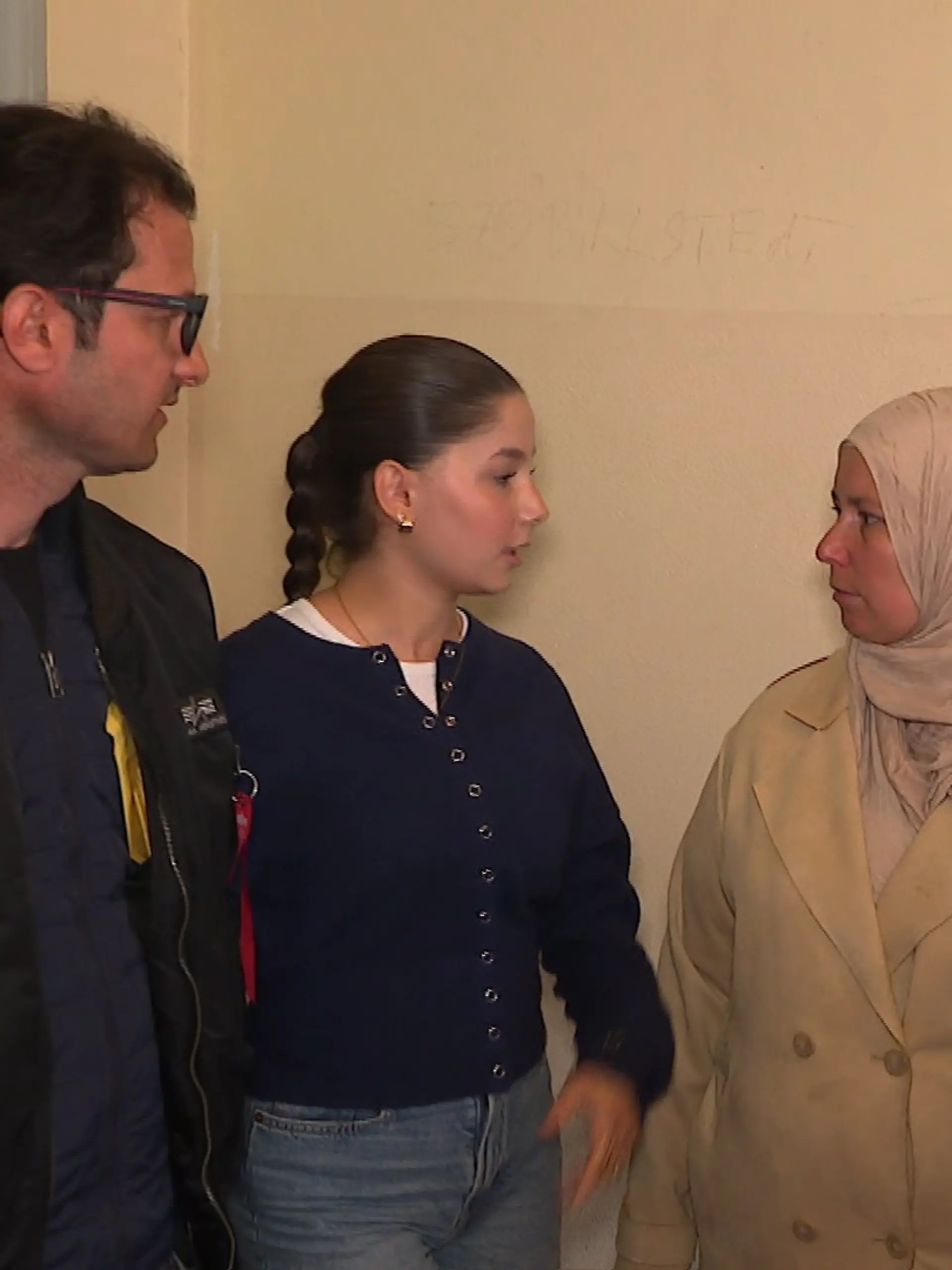 „Wir waren immer fröhlich!” Die Messerattacke auf Akit (13) verändert die ganze Familie.