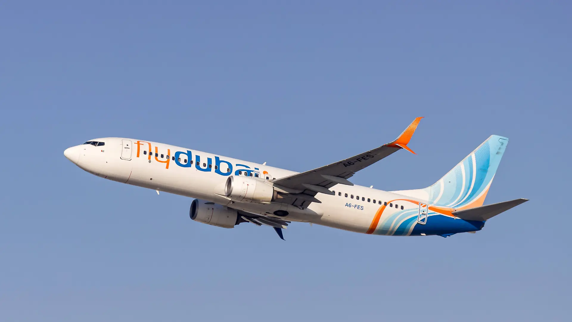 FlyDubai Boeing 737-800 Flugzeug Flughafen Dubai in den Vereinigten Arabischen Emiraten FlyDubai Boeing 737-800 Flugzeug Flughafen Dubai in den Vereinigten Arabischen Emiraten