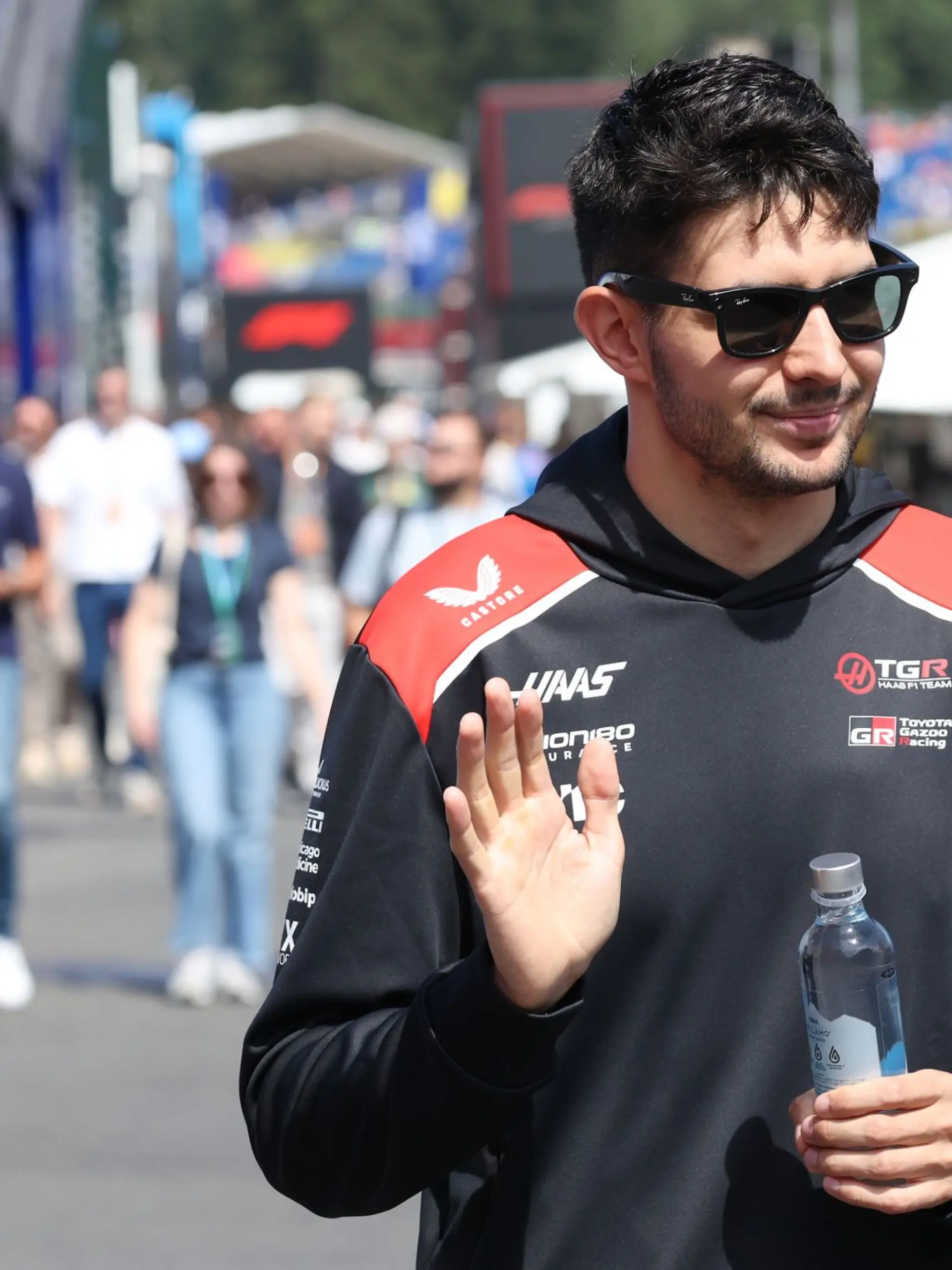 Bild zu: "Formel-1-Team Haas trennt sich von Fahrer Ocon"