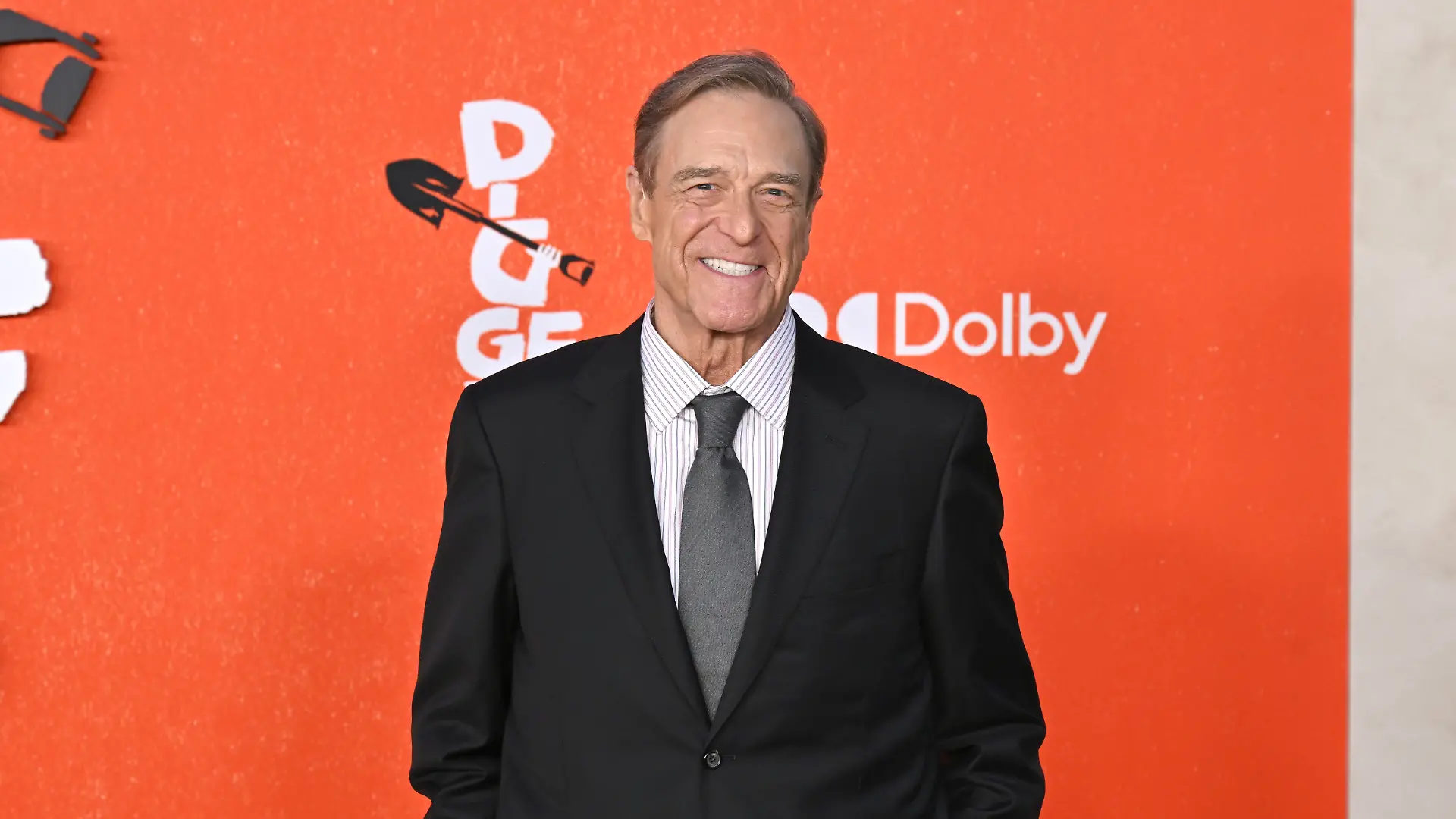 John Goodman posiert am 28. September 2026 bei der Premiere des Kinofilms „Digger” in Los Angeles (USA).