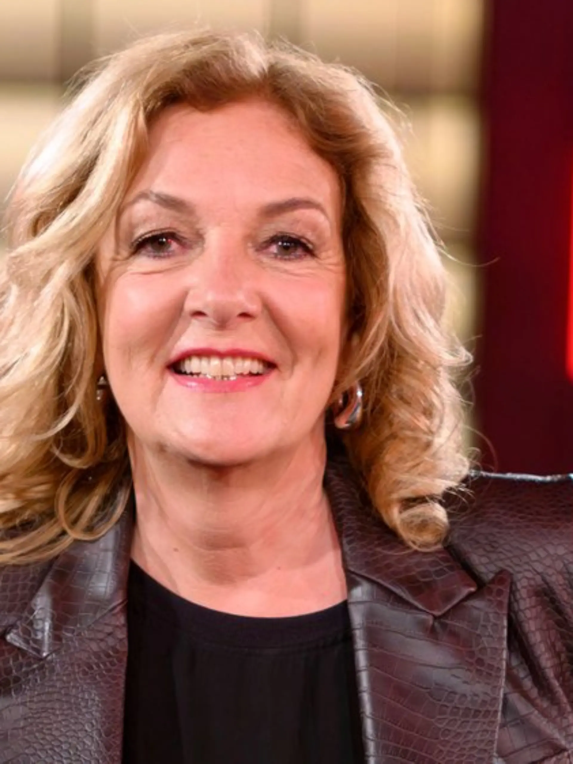 Bettina Tietjen warnt ihre Fans vor Fake-Videos.