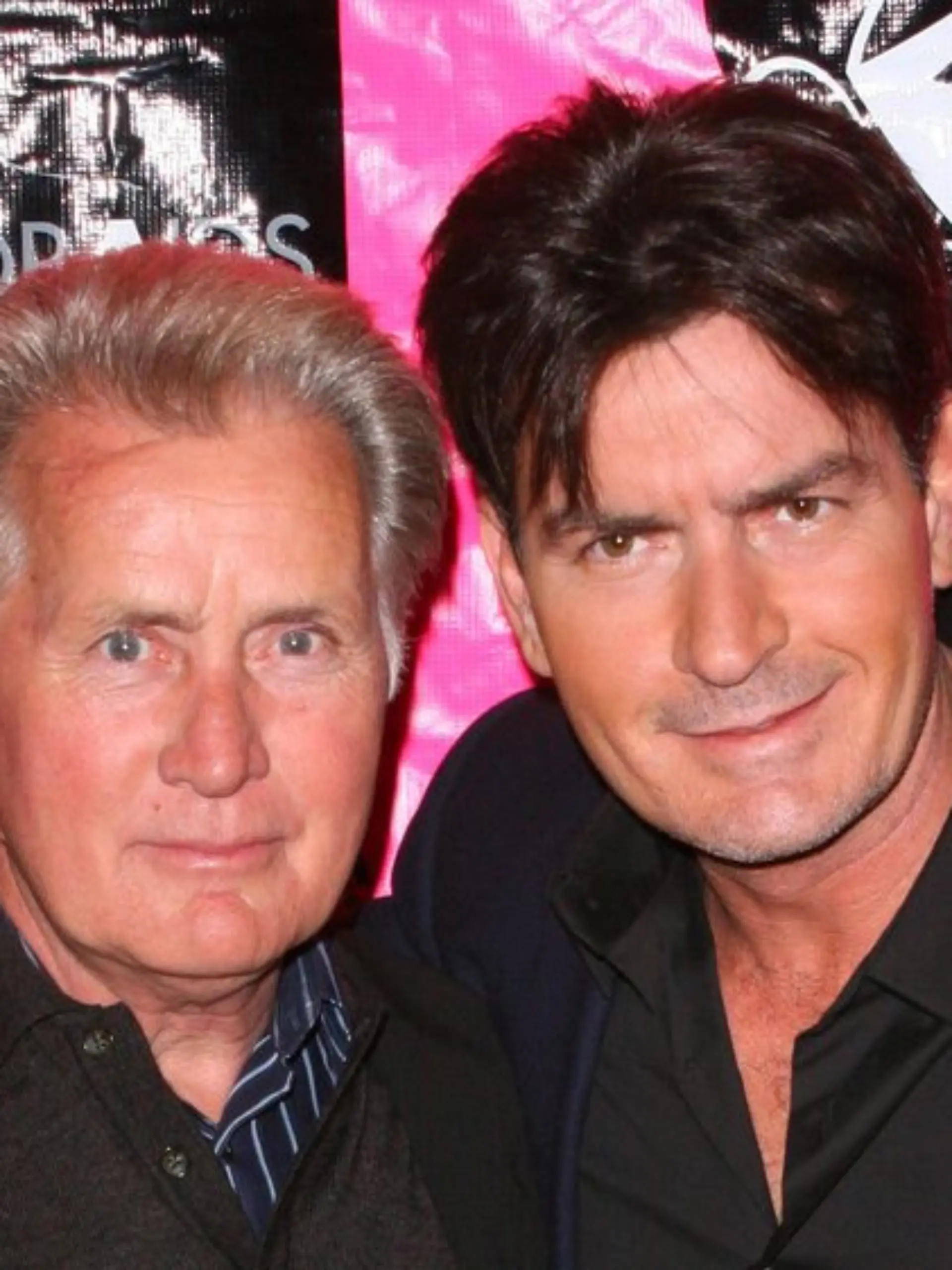 Bild zu: "TV-Comeback! Charlie Sheen dreht mit Papa Martin neue Serie"