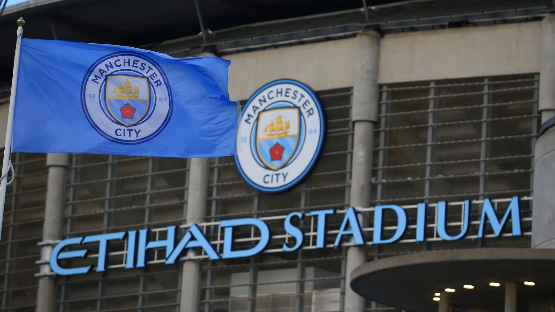 Der Skandal um Man City erschüttert den englischen Fußball. (Archivbild)
