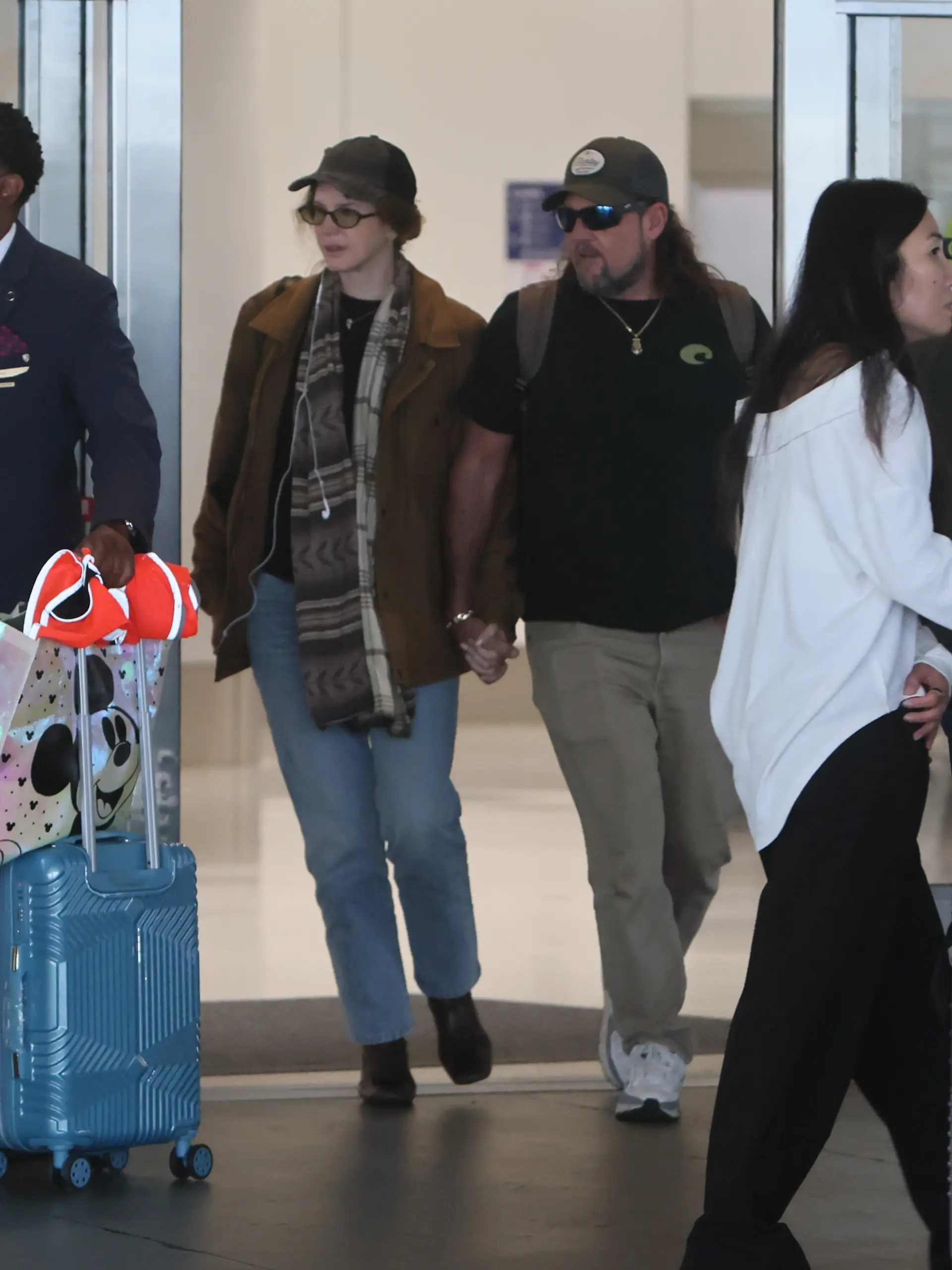 Bild zu: "Kaum wiederzuerkennen! Weltstar spaziert im Schmuddel-Look durch Los Angeles"