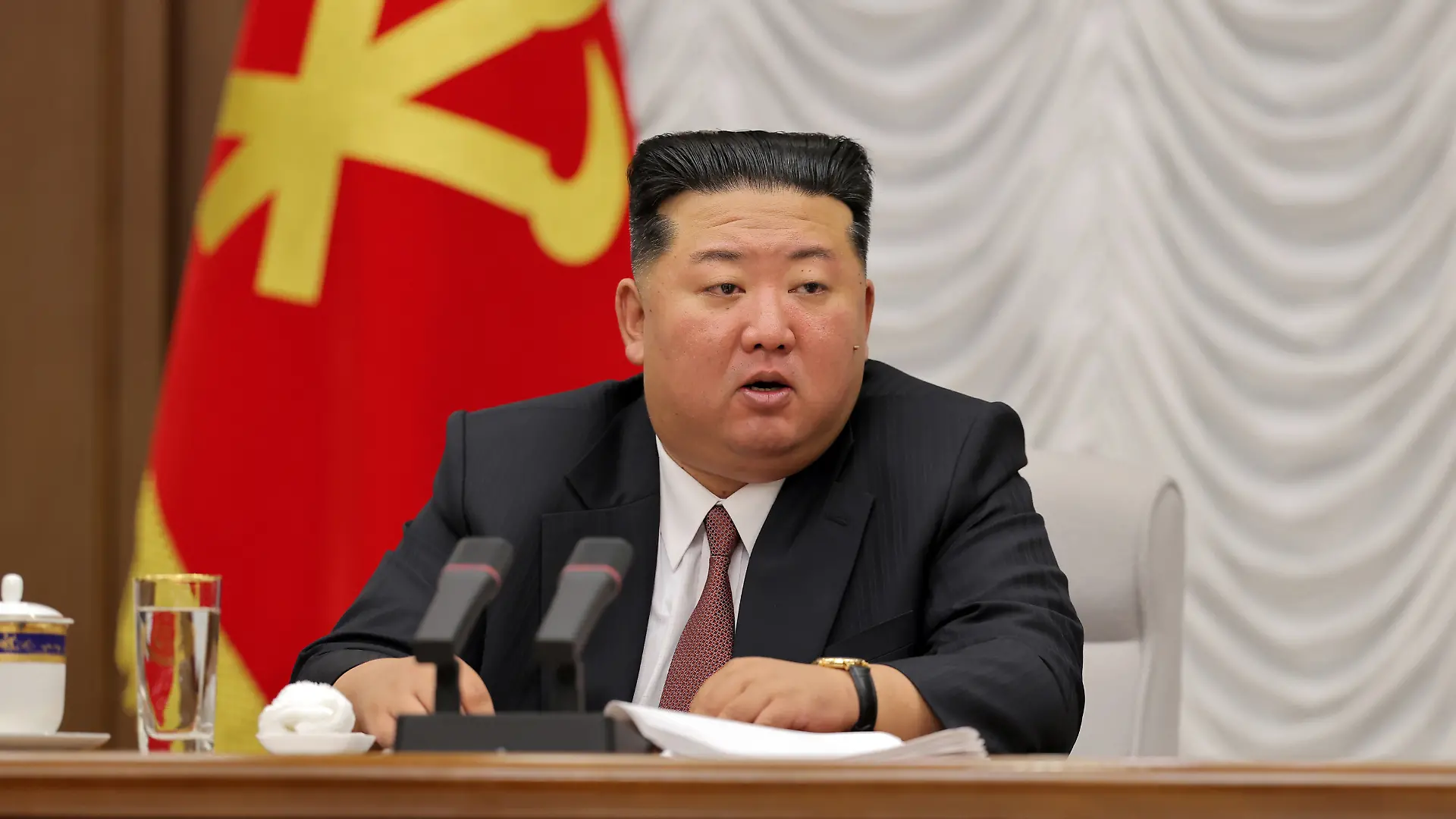 N. Korean leader convenes military meeting North Korean leader Kim Jong-un attends the first enlarged meeting of the ninth Central Military Commission of the Workers' Party of Korea at the headquarters of the party's Central Committee in Pyongyang on July 9, 2026, in this photo released by the North's official Korean Central News Agency the next day. (For Use Only in the Republic of Korea. No Redistribution) (Yonhap)/2026-07-10 08:06:09/