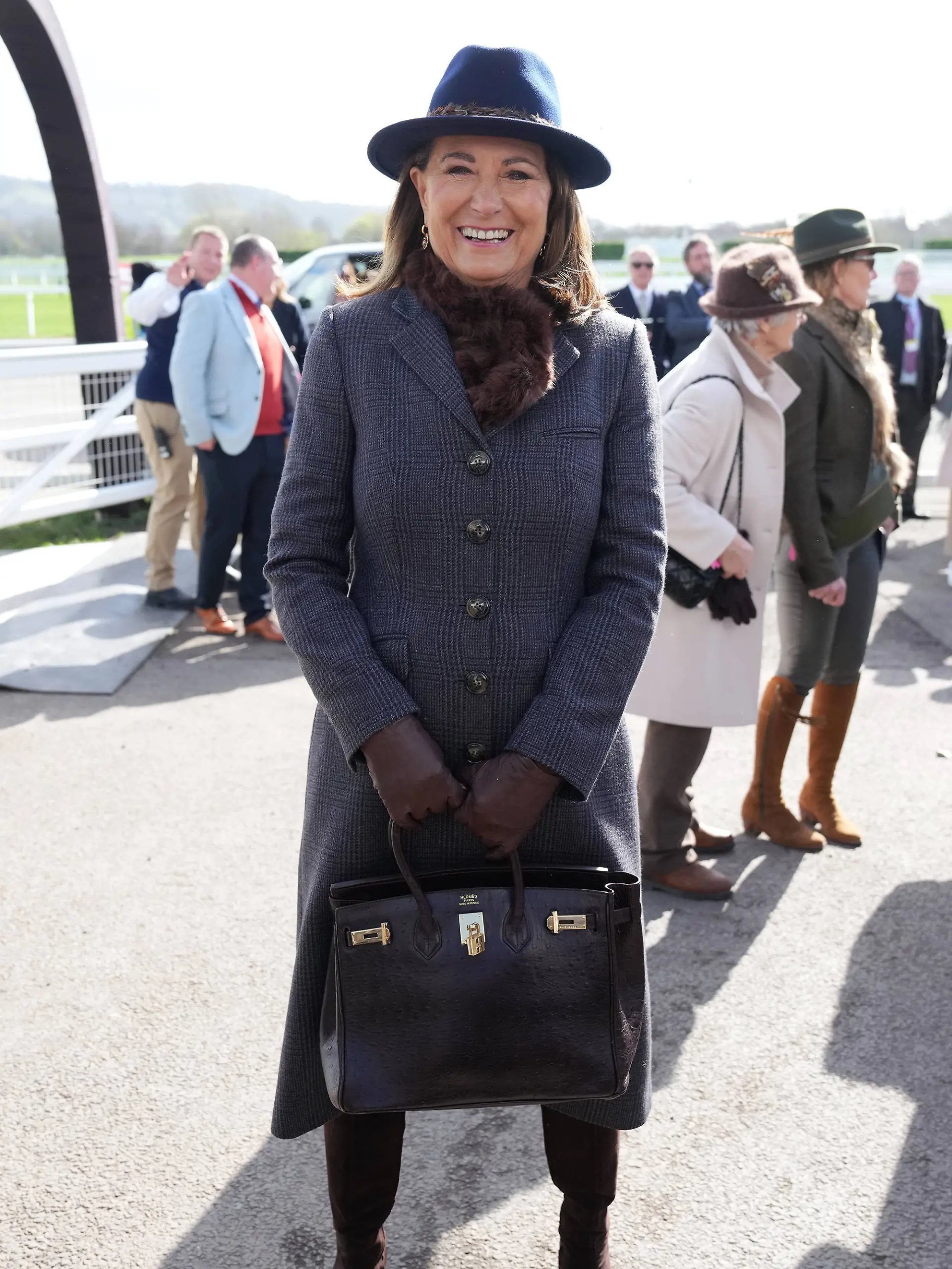 Carole Middleton besucht am 11. März 2026 den Ladies Day beim Cheltenham Festival in England.