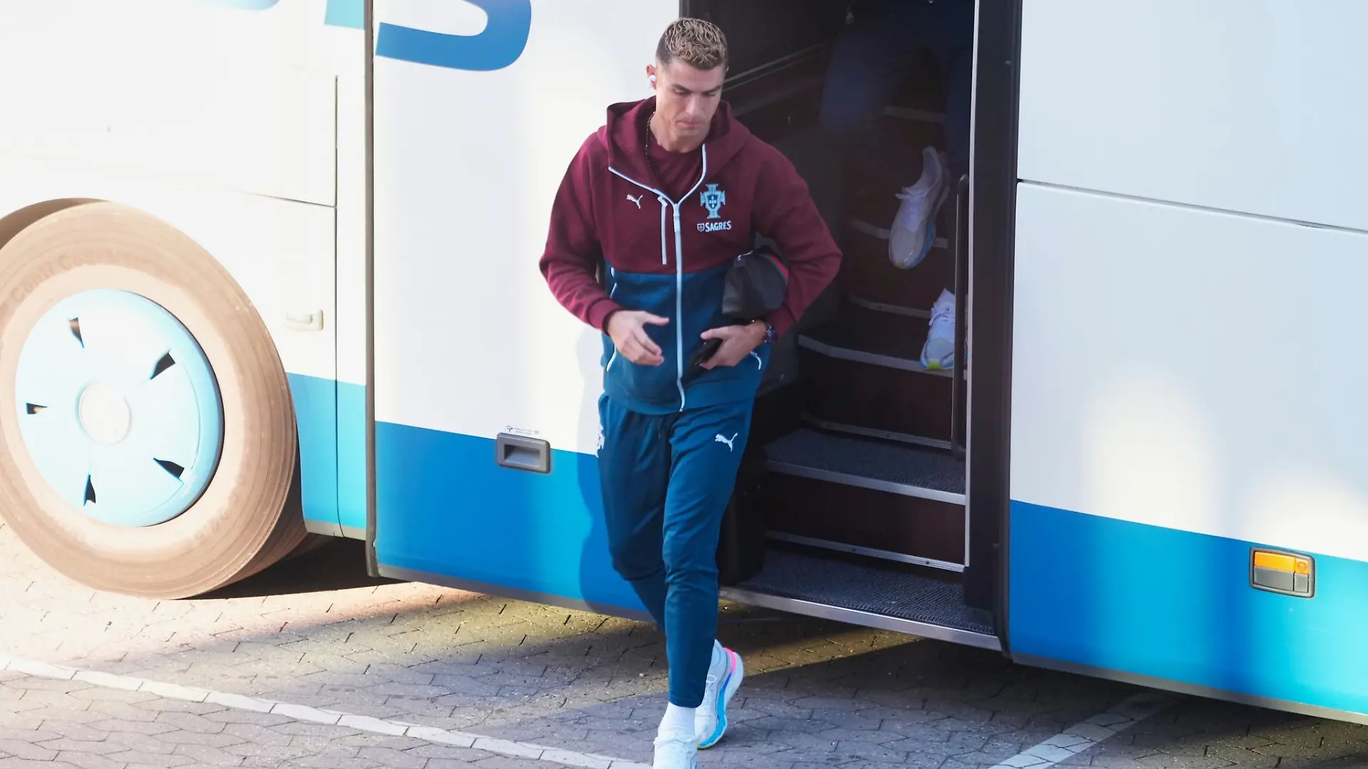 Ronaldo sorgt für einen Eklat: Er reist aus dem Camp ab.
