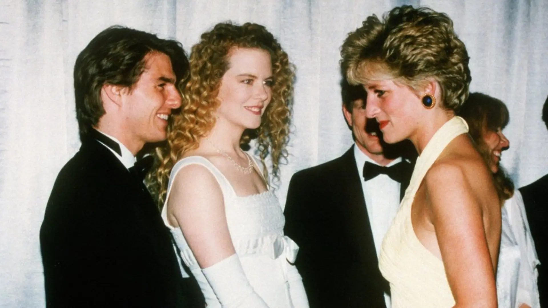 Tom Cruise mit seiner damaligen Partnerin Nicole Kidman und Prinzessin Diana (re.) in London.
