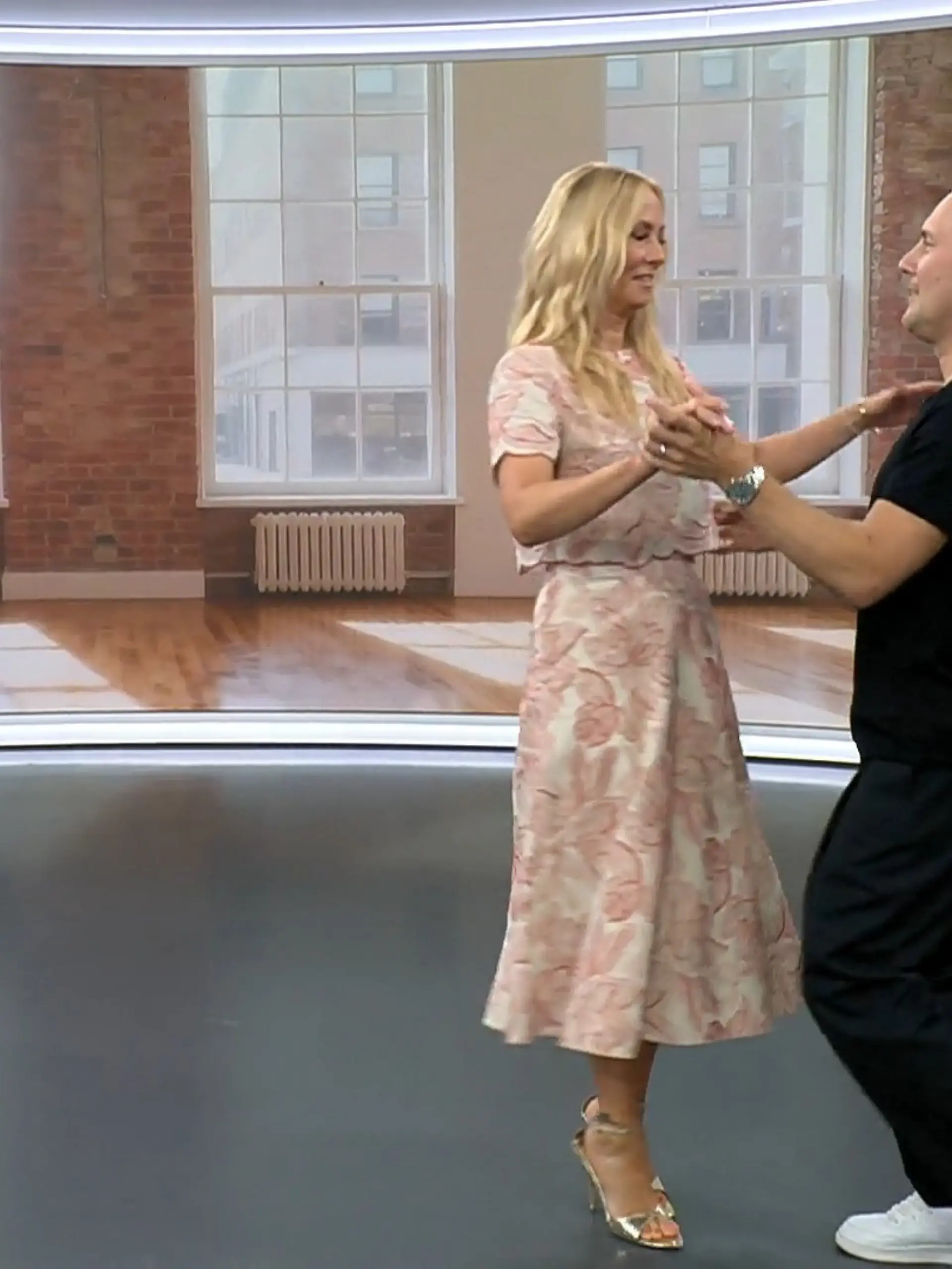 Bild zu: "Walzer-Alarm! Oli.P wirbelt mit Angela Finger-Erben durchs Studio"