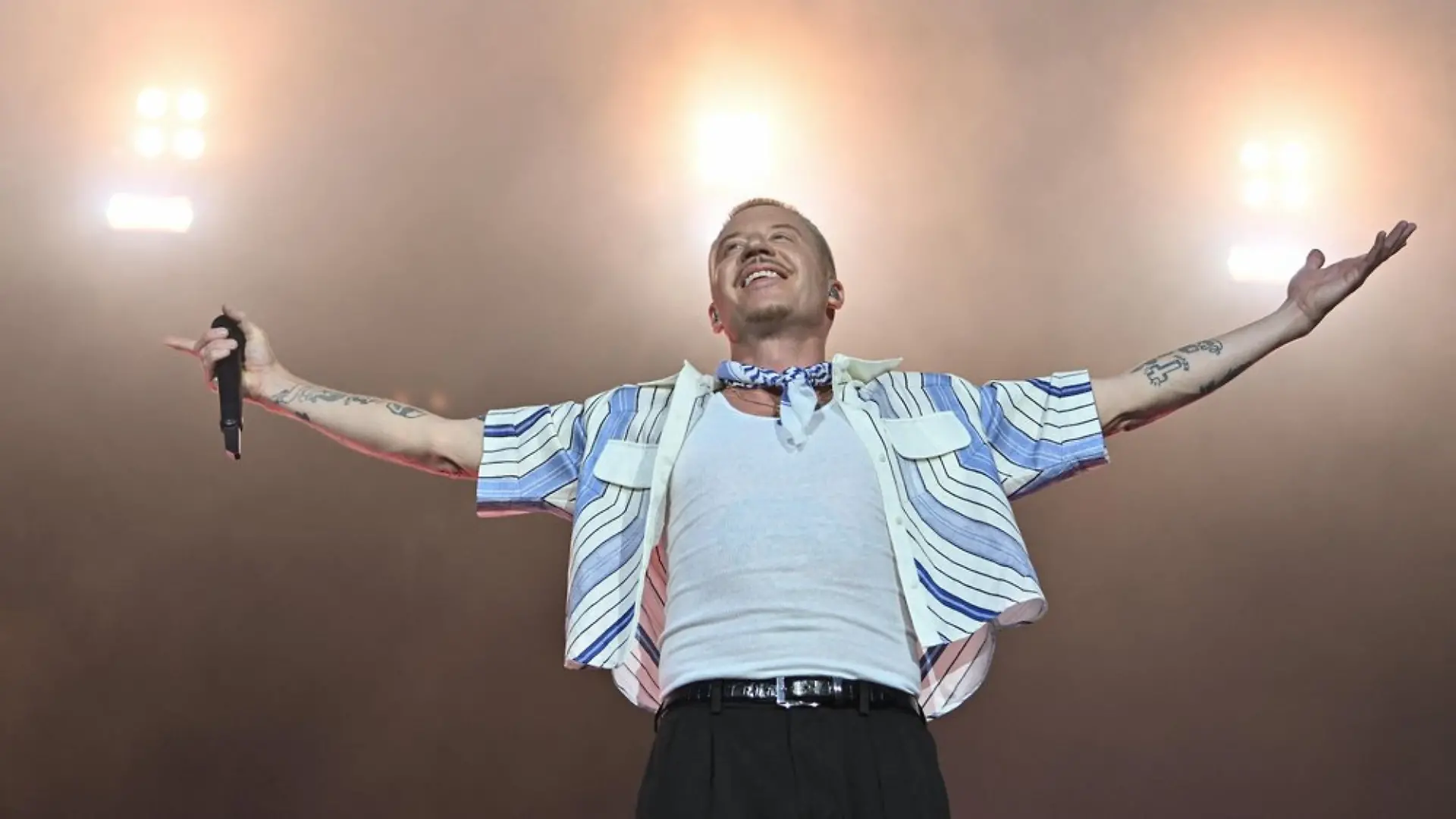 Macklemore freut sich über seine ausverkaufte Konzerttour.