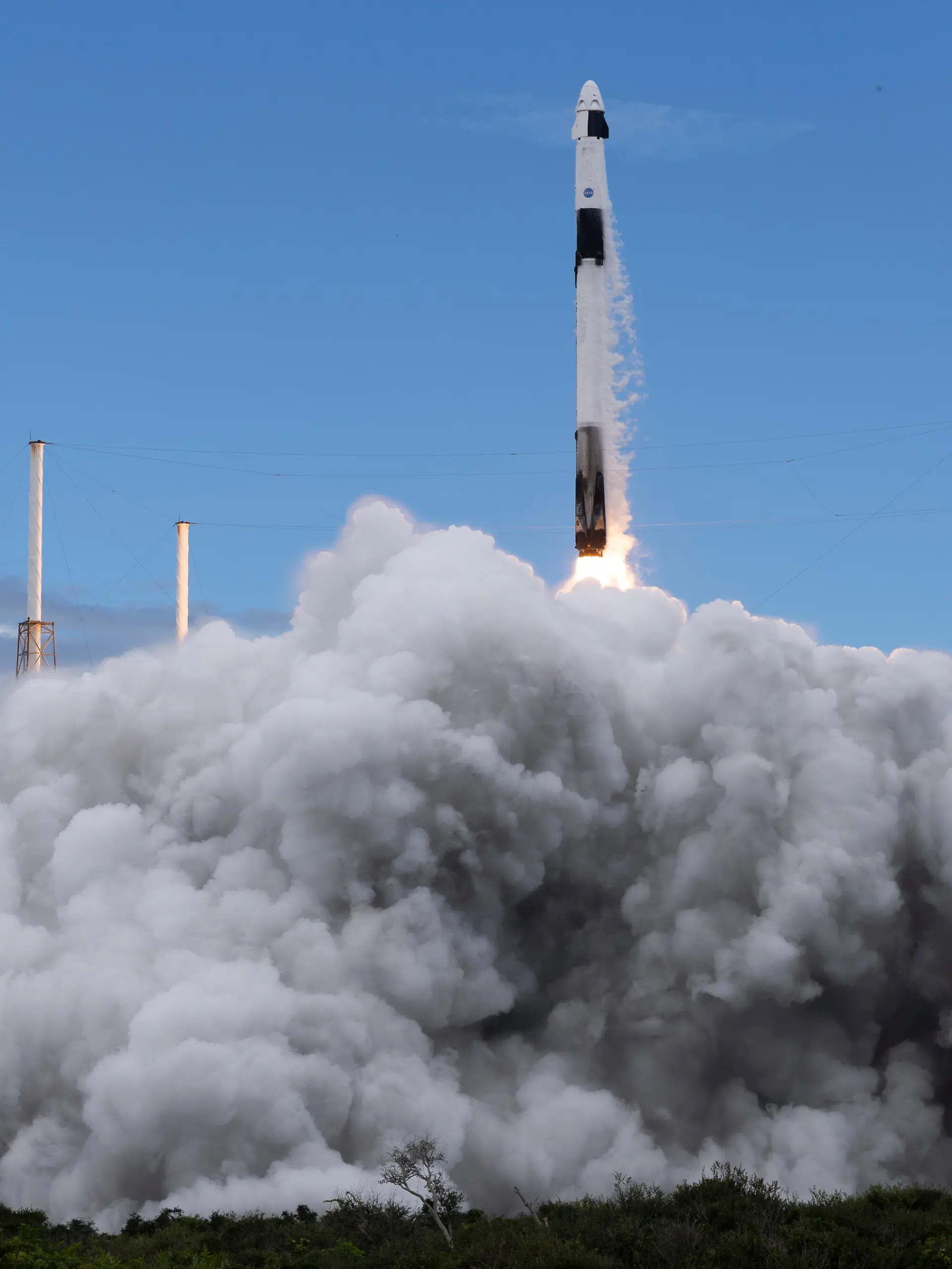 Eine SpaceX-Falcon-9-Rakete mit dem Raumschiff «Dragon» des Unternehmens startet im Rahmen der NASA-Mission «SpaceX Crew-13» zur Internationalen Raumstation (ISS). +++ dpa-Bildfunk +++