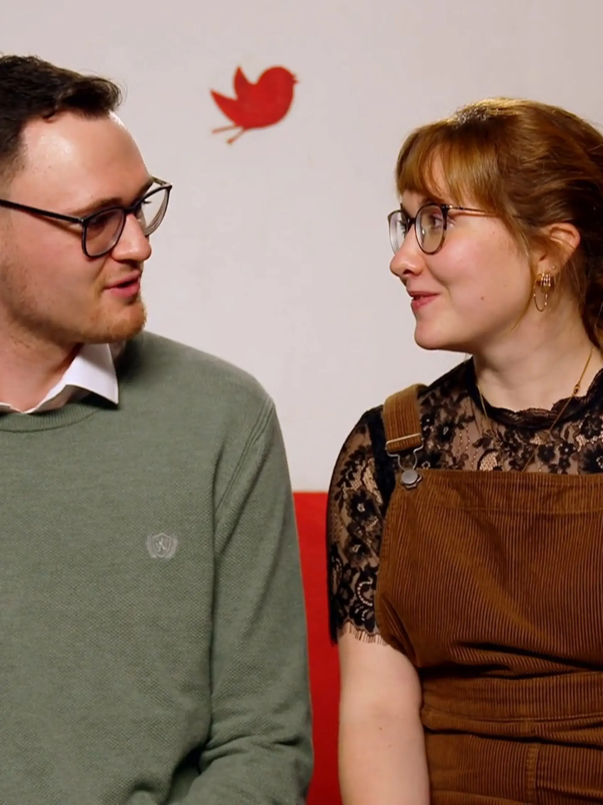 Bild zu: "Steht das nächste Treffen für Annika und Sebastian fest?"
