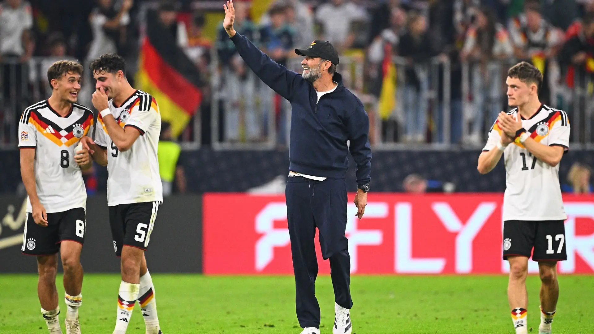 Bild zu: "Stadionsprecher und RTL-Moderator Daniel Fischer über einzigartigen Klopp-Moment"