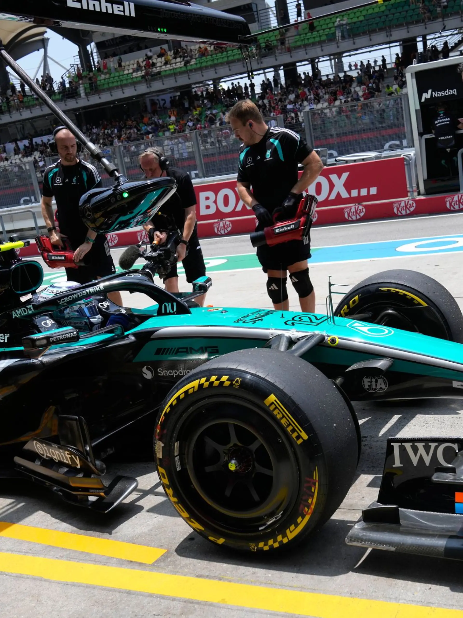 Bild zu: "Formel 1 schwitzt in Sepang - und hat Angst vor Schlangen"