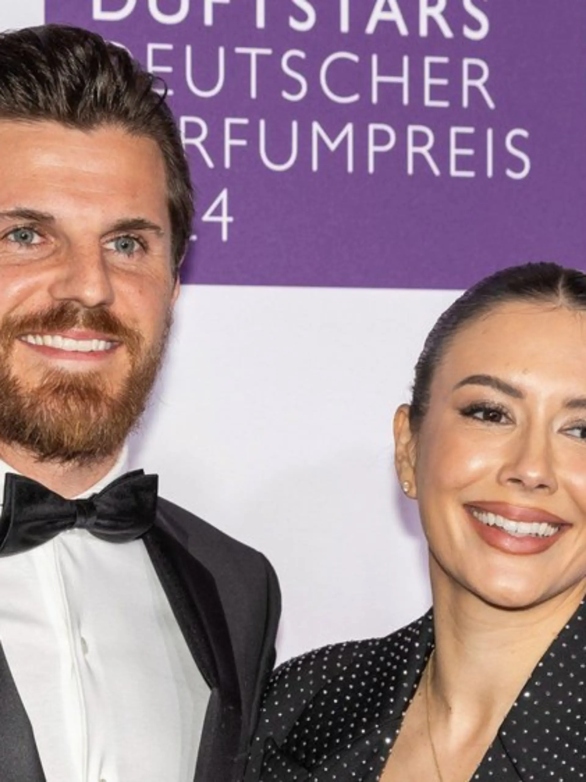 Jonas Hofmann arbeitet an seiner eigenen Fußballmannschaft mit seiner Laura.