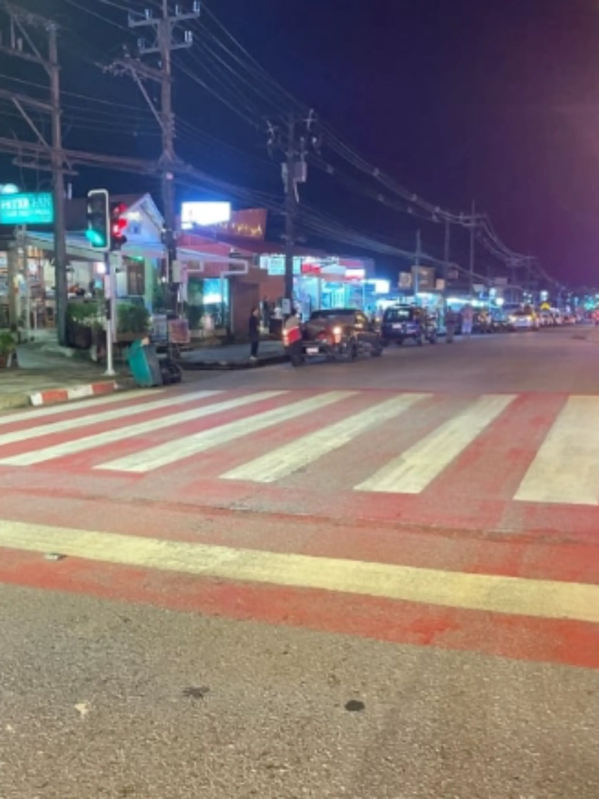 Bild zu: "Tödlicher Unfall mit zwei Deutschen in Khao Lak – flüchtiger Fahrer stellt sich"