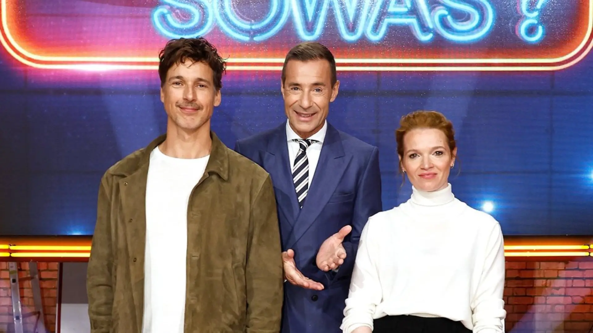 "Wer weiß denn sowas XXL": Diesmal begrüßt Moderator Kai Pflaume unter anderem Florian David Fitz (l.) und Karoline Herfurth.