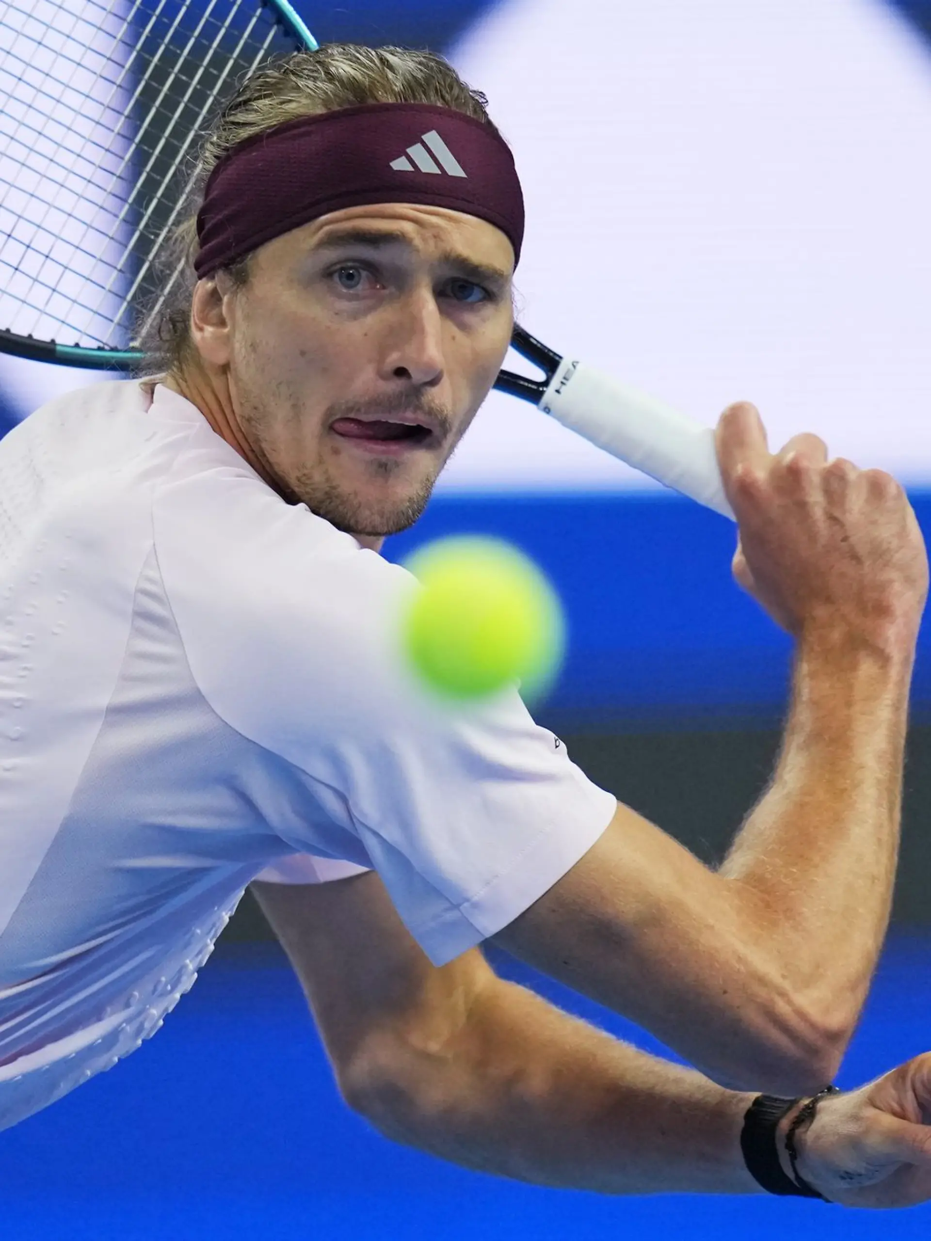 Bild zu: "Tennisstar Zverev in Peking nun gegen Djokovic"