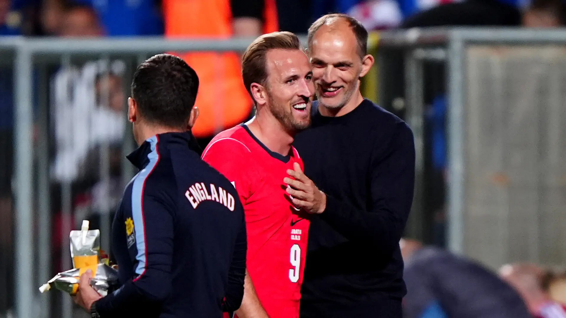 Fußball, Männer: Nations League A, Kroatien - England, Gruppenphase, Gruppe 3, 3. Spieltag, Stadion Rujevica. Der englische Nationaltrainer Thomas Tuchel (r) mit Harry Kane, nachdem dieser ausgewechselt wurde. +++ dpa-Bildfunk +++